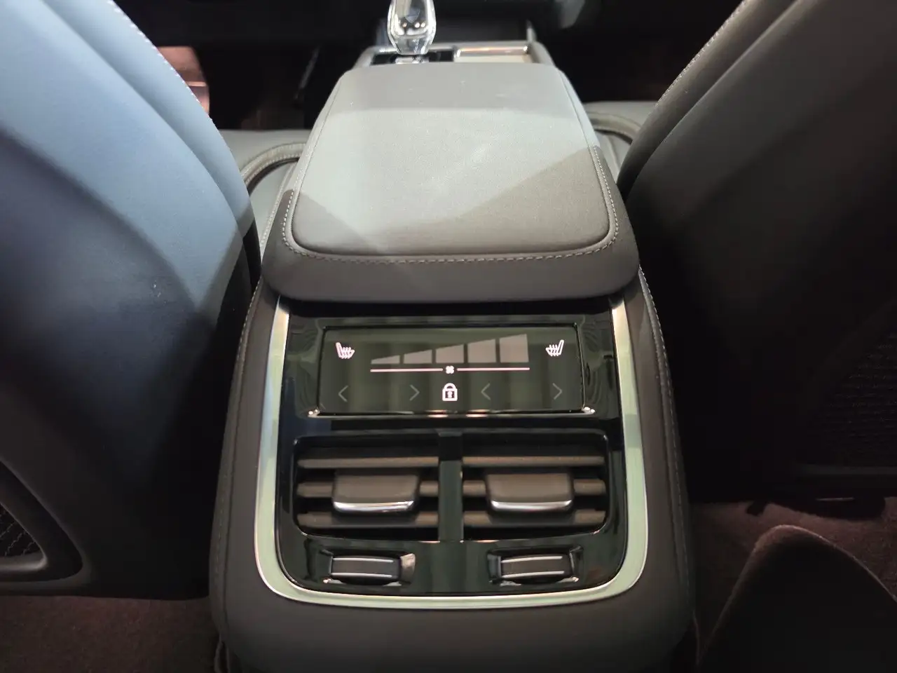 Volvo XC90 Ultra Dark Recharge+LUFT+B&W+22 ZOLL+VOLL, миниатюра 19