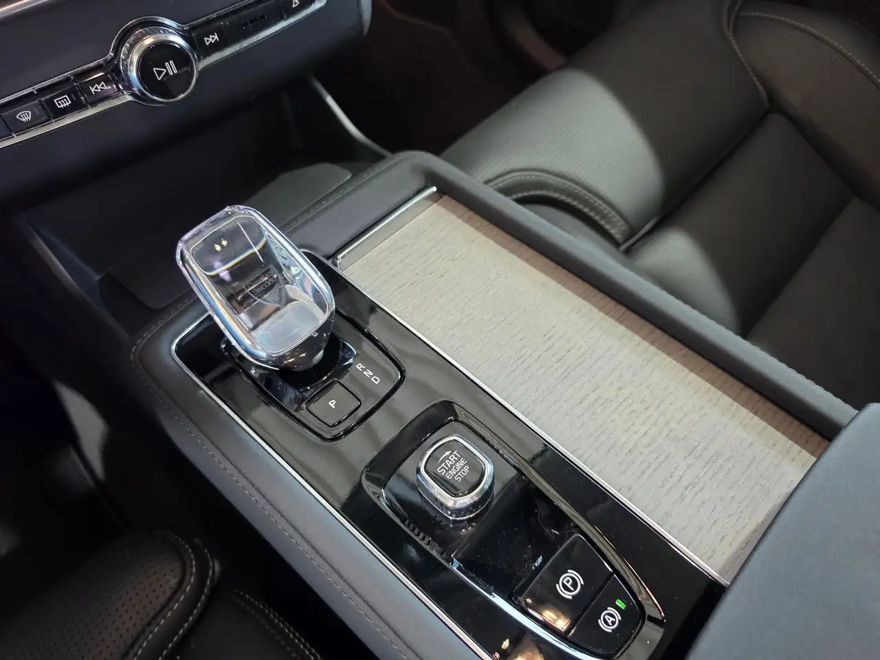 Volvo XC90 Ultra Dark Recharge+LUFT+B&W+22 ZOLL+VOLL, миниатюра 17