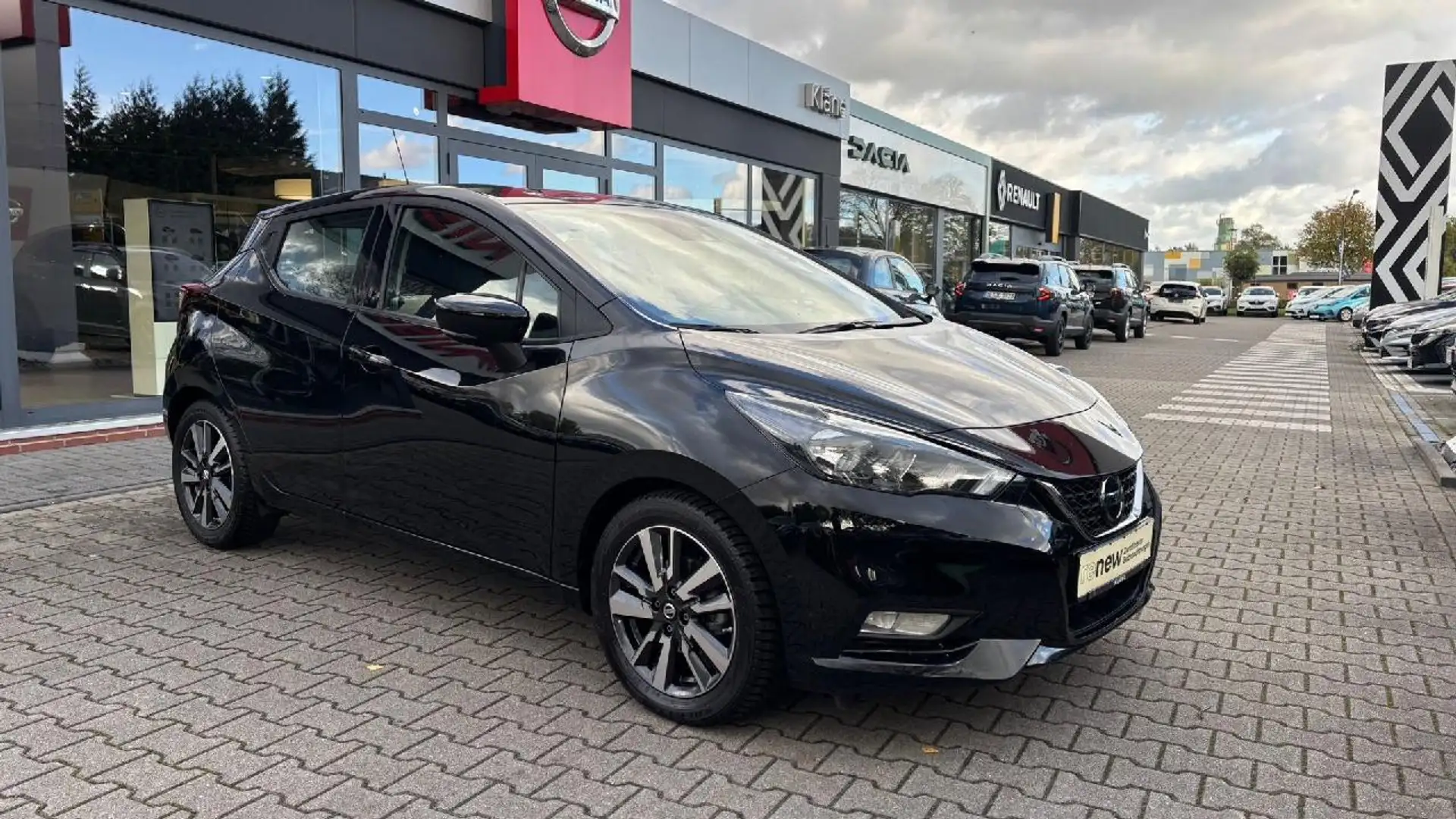 Nissan Micra N-Way 1.0 Xtronic Negro - 2