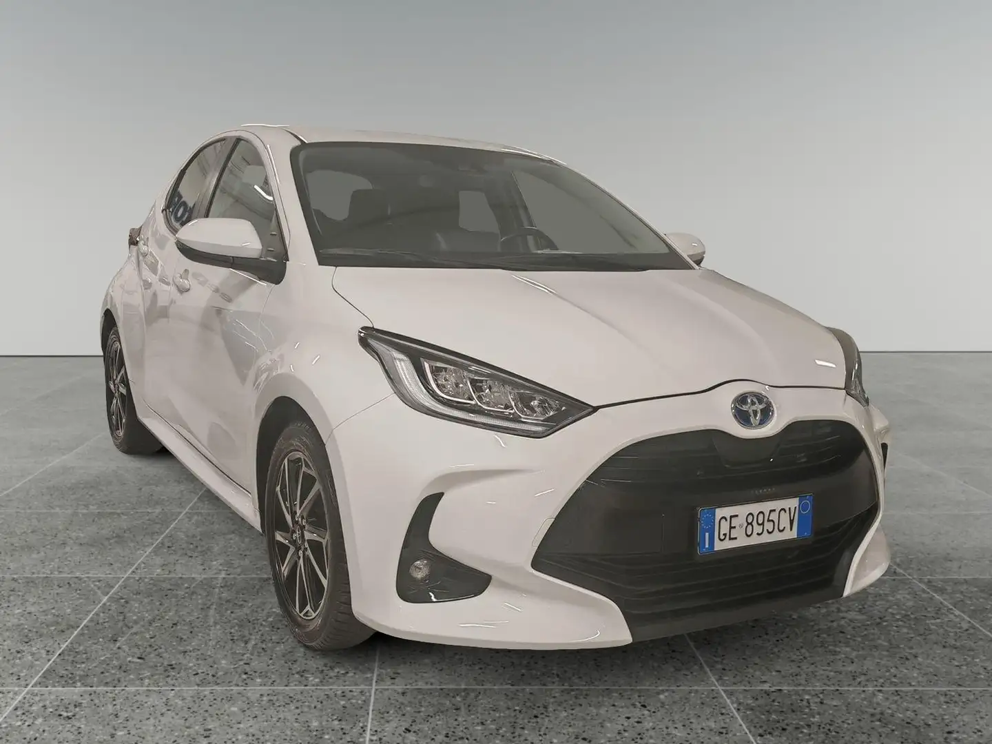 Toyota Yaris 1.5 Hybrid 5 porte Trend Bianco - 1