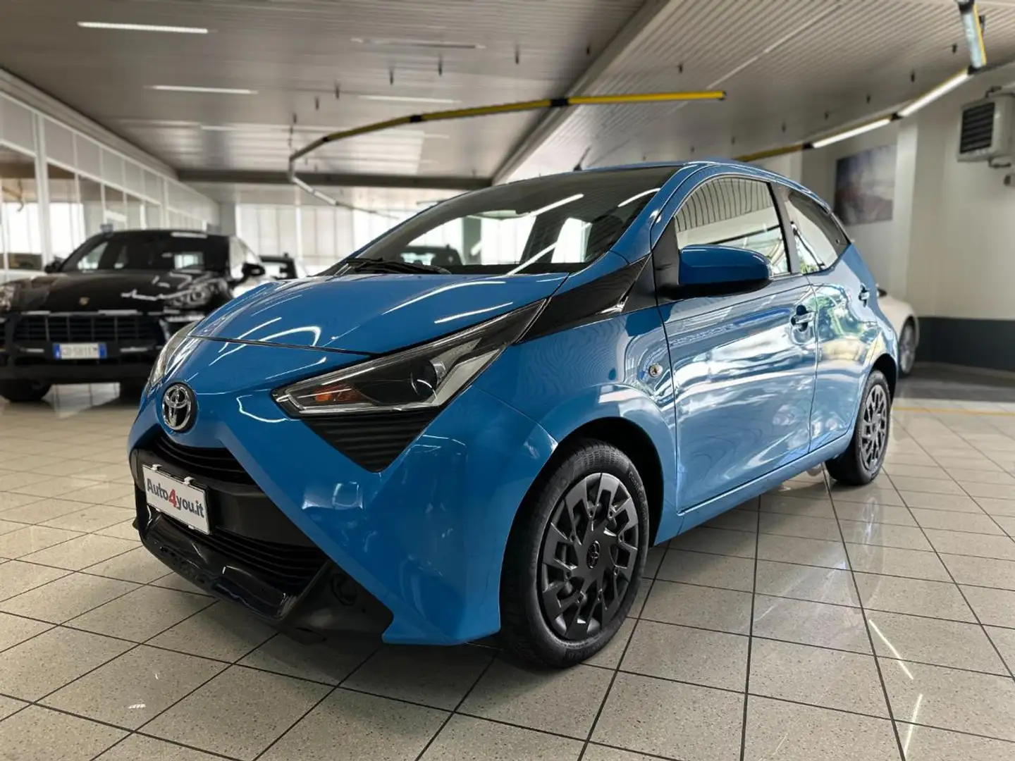 Toyota Aygo 1.0 VVT-i 72 CV 5 porte x-business NEOPATENTATO Blu/Azzurro - 2