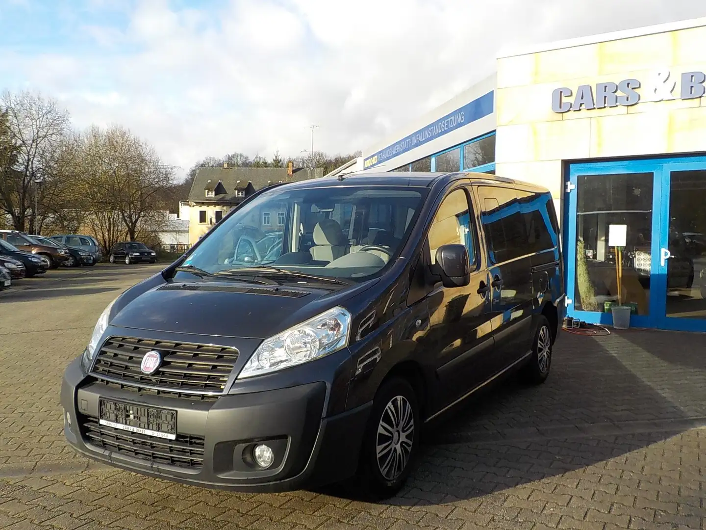Fiat Scudo Panorama Family L2H1 120 Multijet (8 Sitze) Schwarz - 2