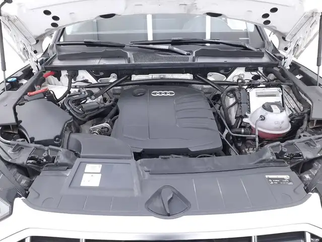 Audi Q5 view 13