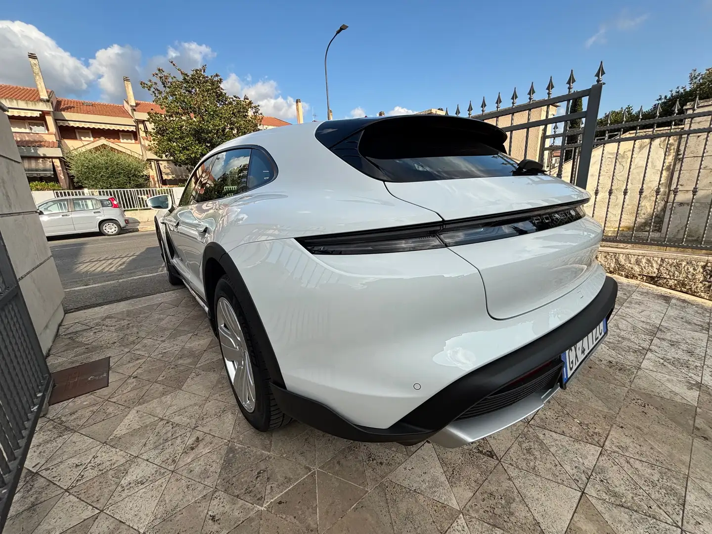 Porsche Taycan Taycan Cross Turismo 2025 Cross Turismo 4 Bianco - 2