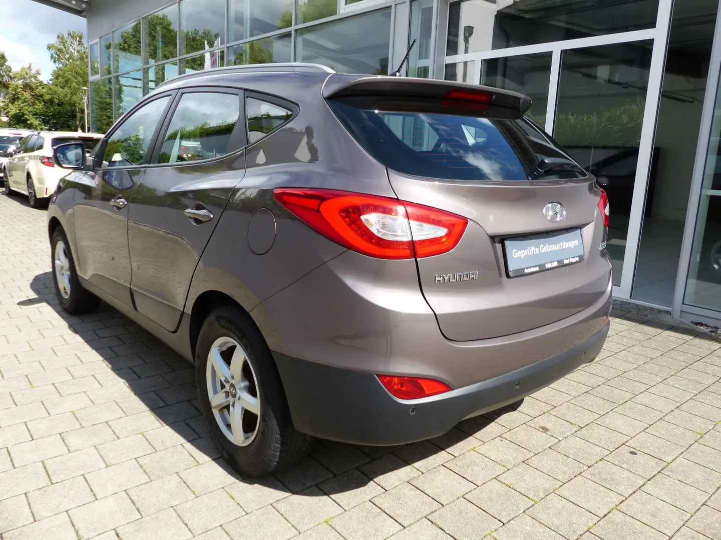 Hyundai iX35 1.6 GDi FIFA WCE 2WD Tempomat 4xSHZ PDC AHK Braun - 2