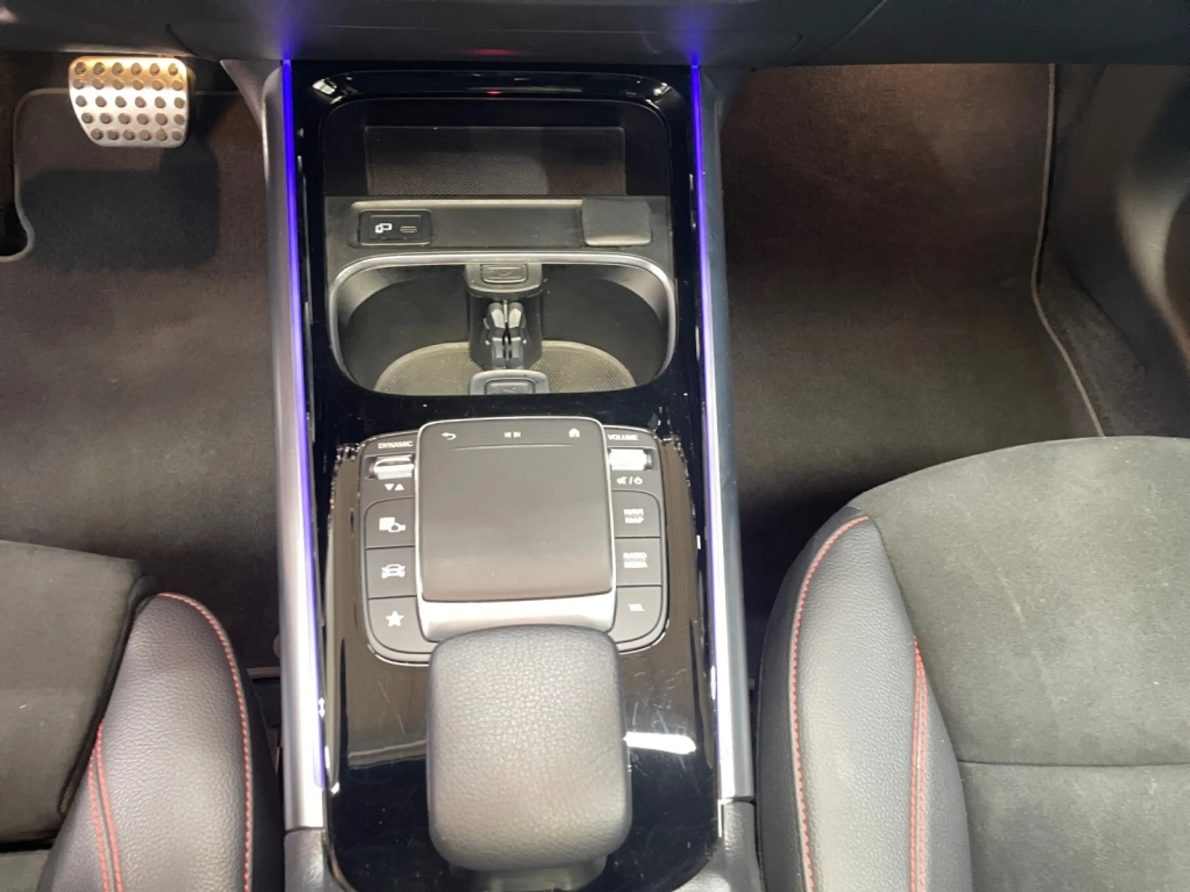 Mercedes-Benz GLA 220 d 4matic AMG AMG+MBUX+AHK+Pano+SHD+Wide — photo 15