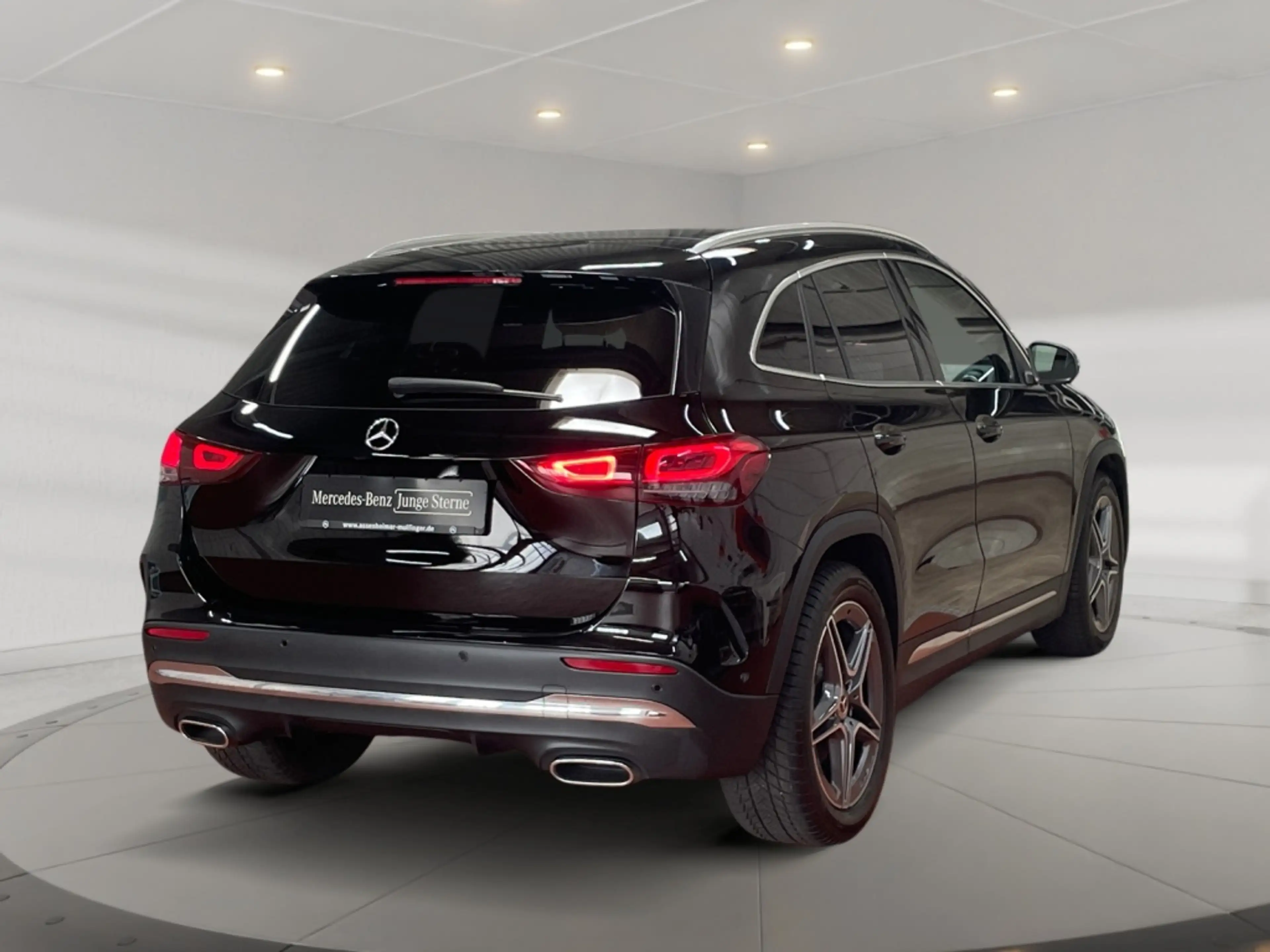 Mercedes-Benz GLA 220 d 4matic AMG AMG+MBUX+AHK+Pano+SHD+Wide — photo 3