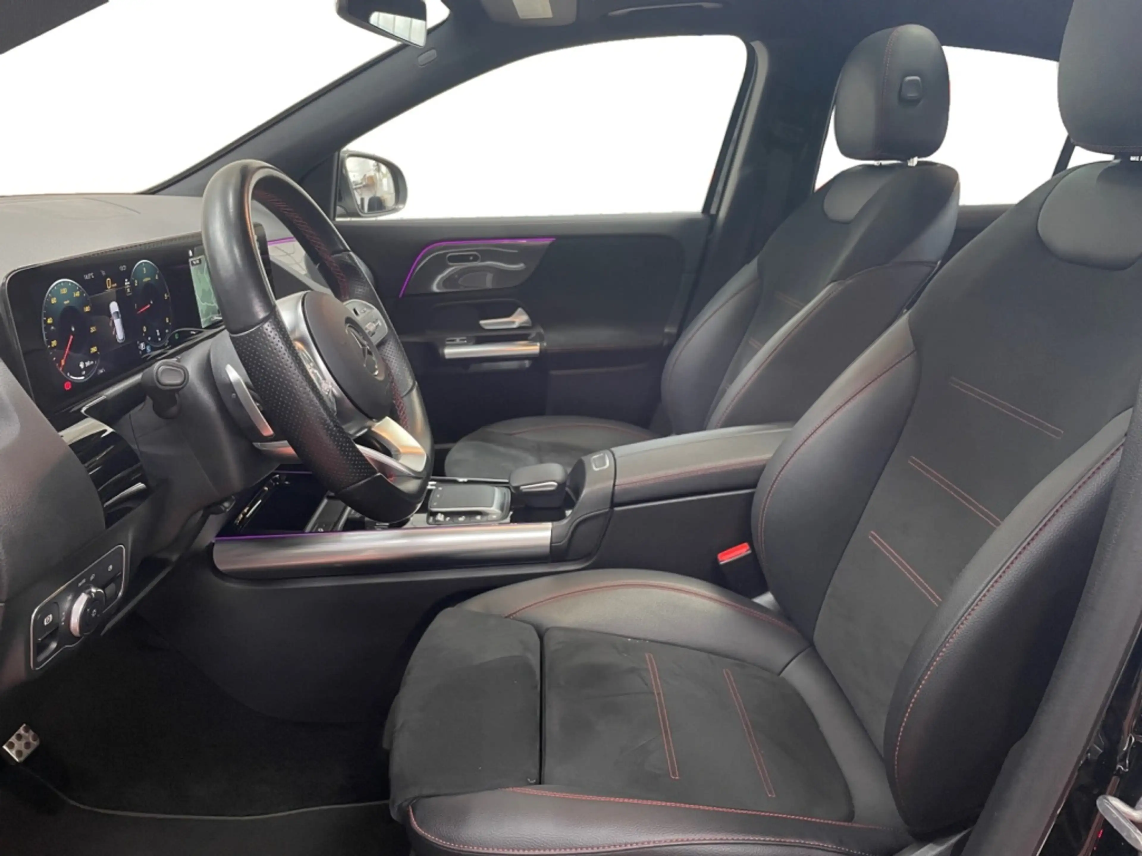 Mercedes-Benz GLA 220 d 4matic AMG AMG+MBUX+AHK+Pano+SHD+Wide — photo 6