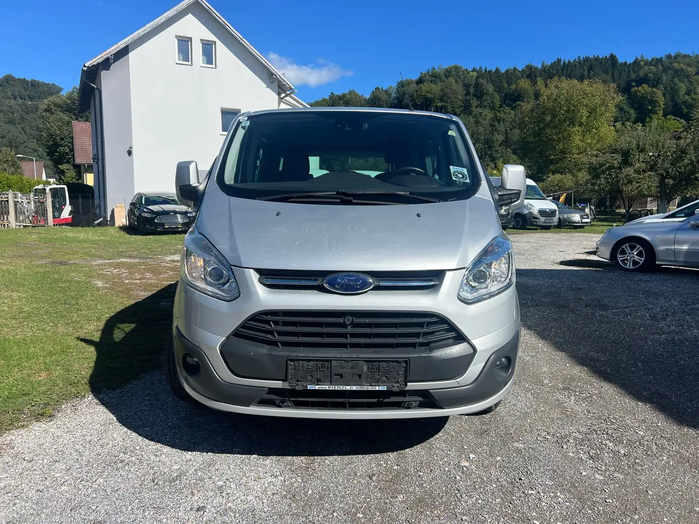 Ford Tourneo Custom L2H1 Titanium 2,2 TDCi - 2