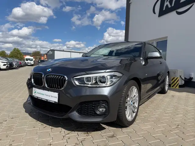 BMW 3 view 4
