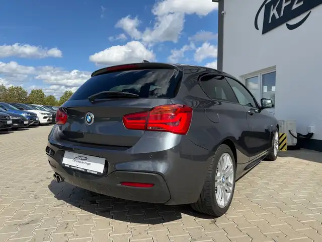 BMW 3 view 5