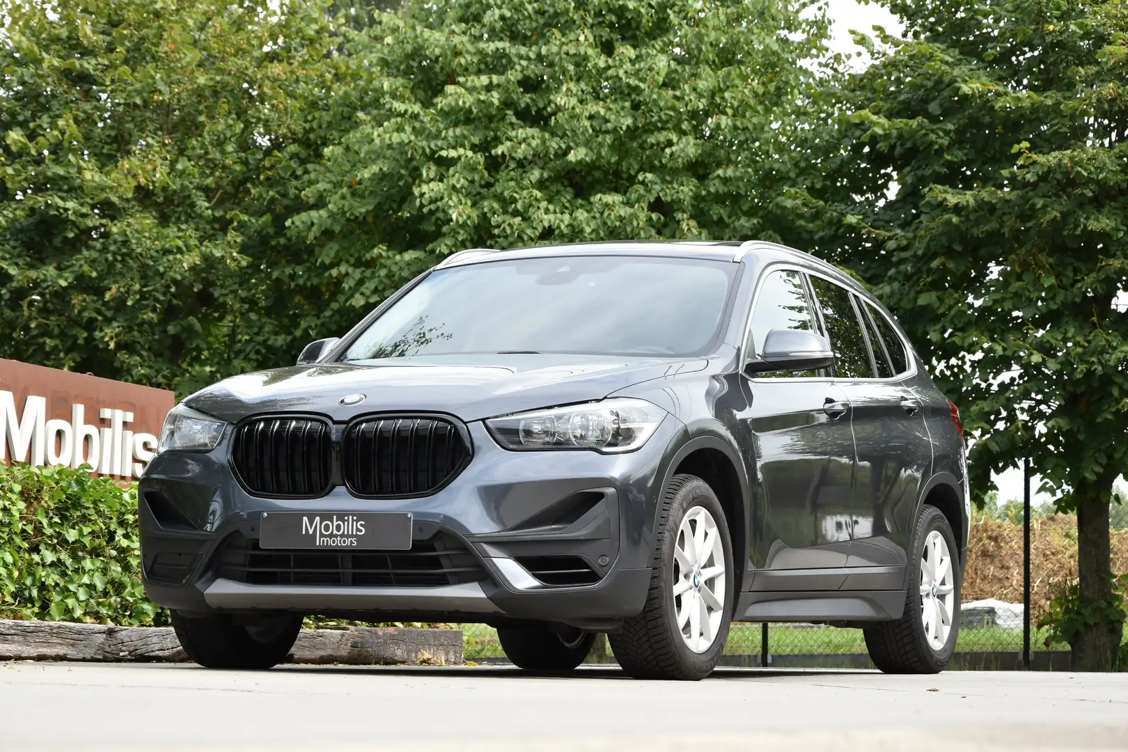 BMW X1 sDrive16d Automaat Leder/NaviPro/ZetelVerwarming - 1