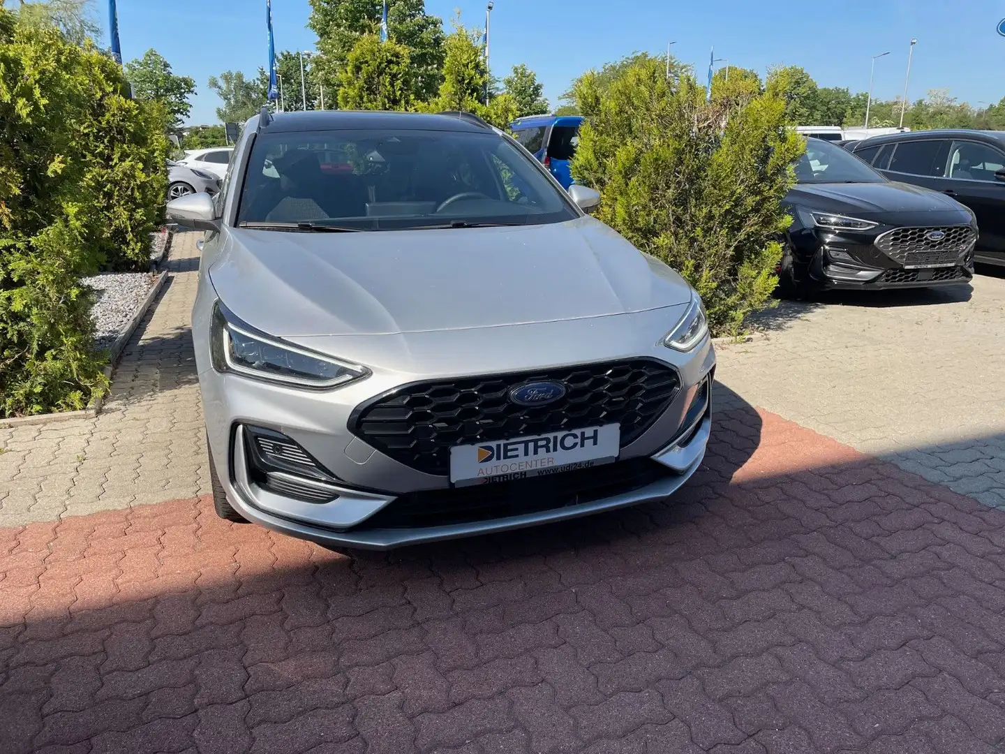 Ford Focus ST Line 155PS  Autom. *LED|Pano|AHK|GJR* Argent - 1