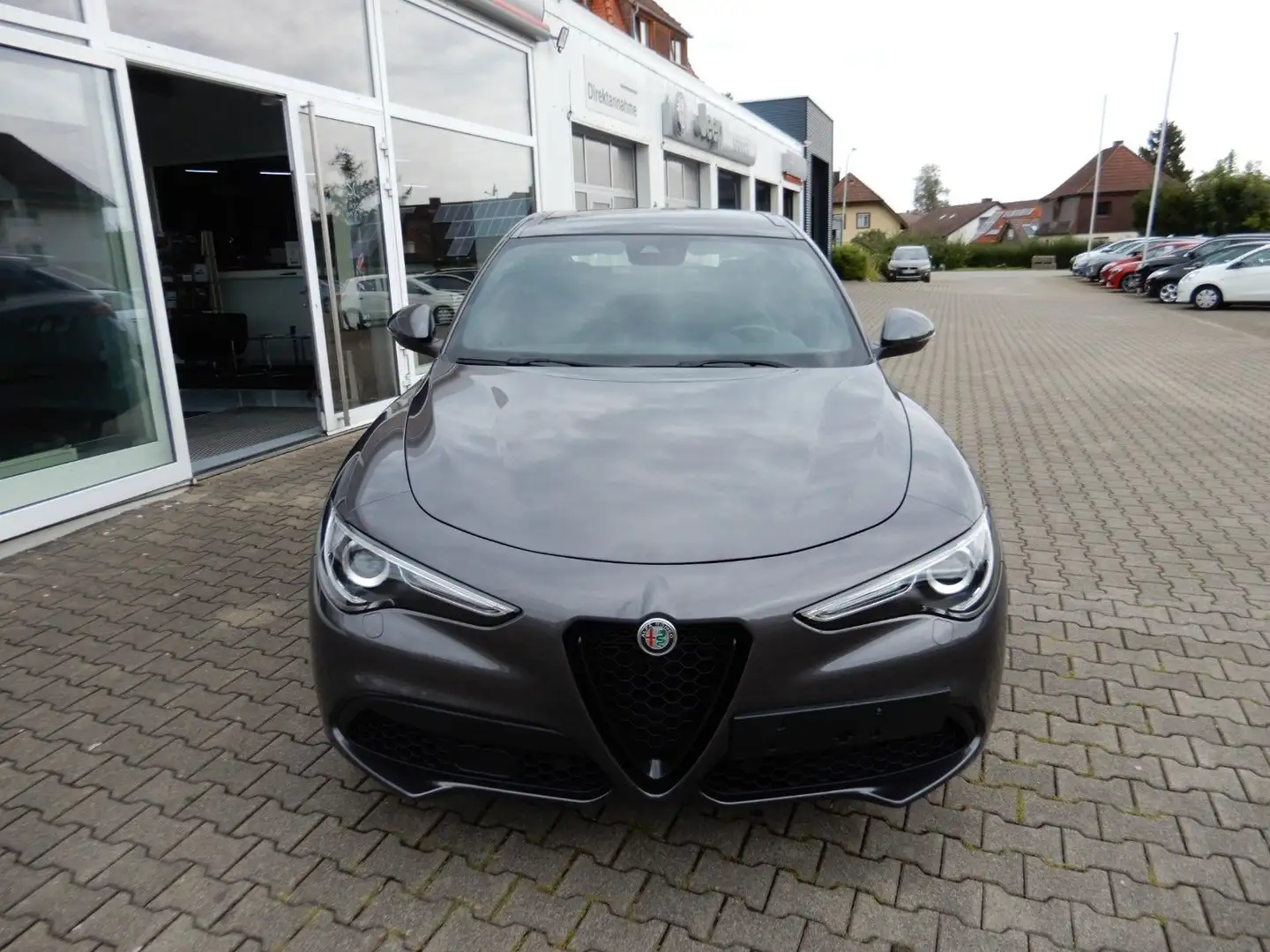Alfa Romeo Stelvio 280 PS Veloce Q4 Pano Navi Leder 20 Zoll Gris - 2