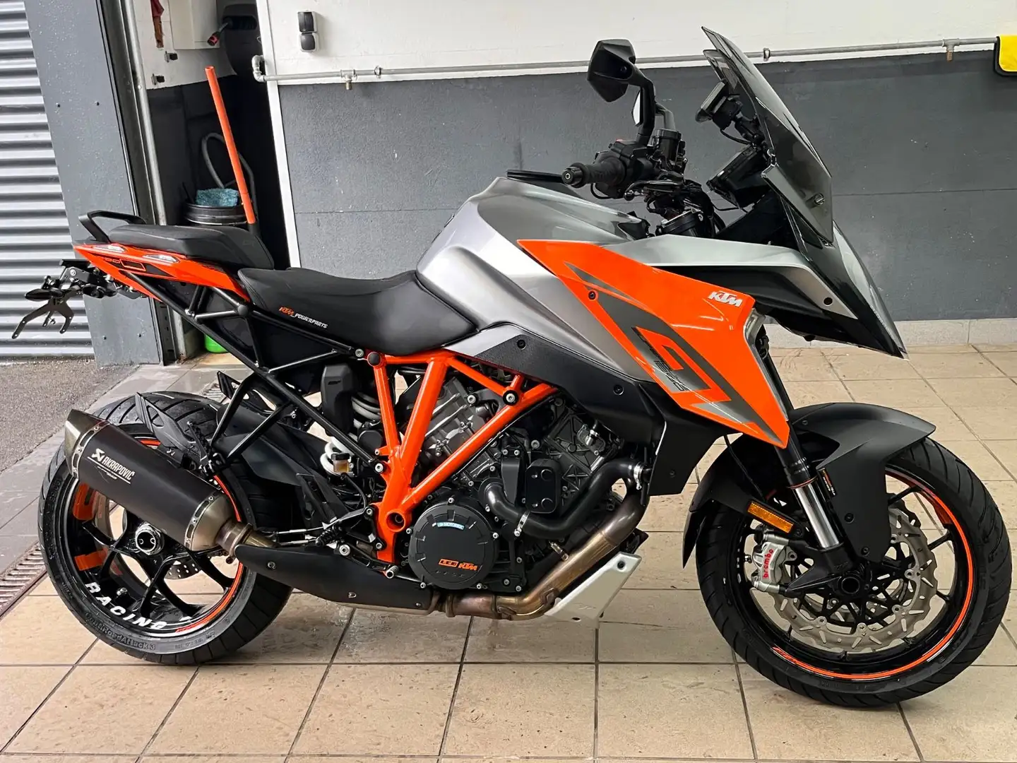 KTM Super Duke 1290 GT * AKRAPOVIC * NAVI * TOP Gris - 1