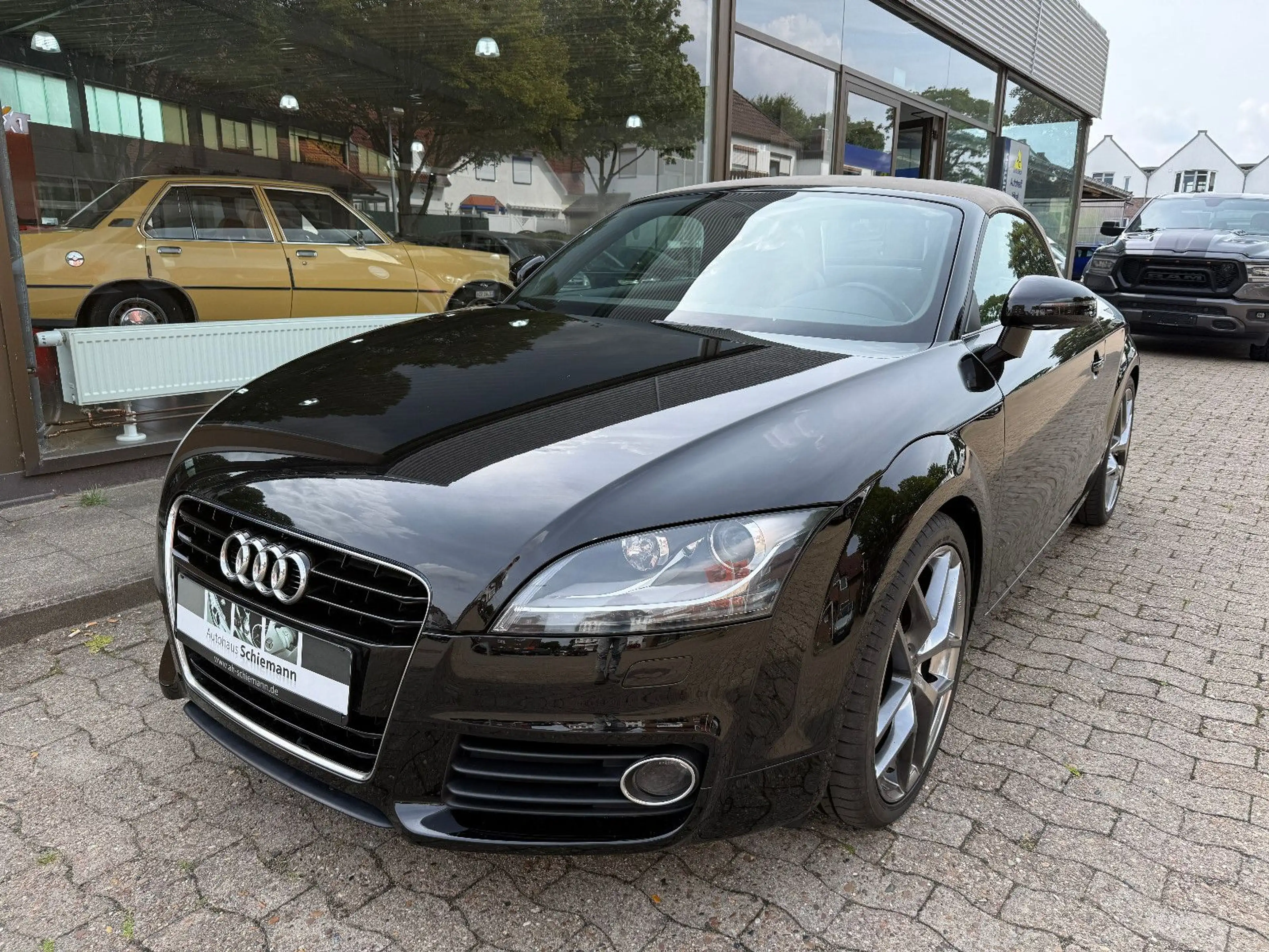 Audi TT Roadster 1.8 TFSI LEDER/XENON/NAVI/SITZHZG. — photo 2
