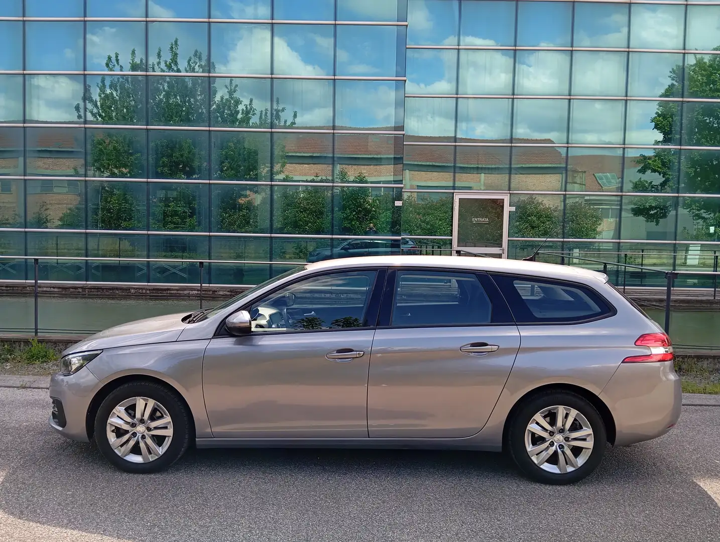 Peugeot 308 SW 1.5 BLUEHDI AUTOMATICA F1 NAVi E 249 MESE Grigio - 1