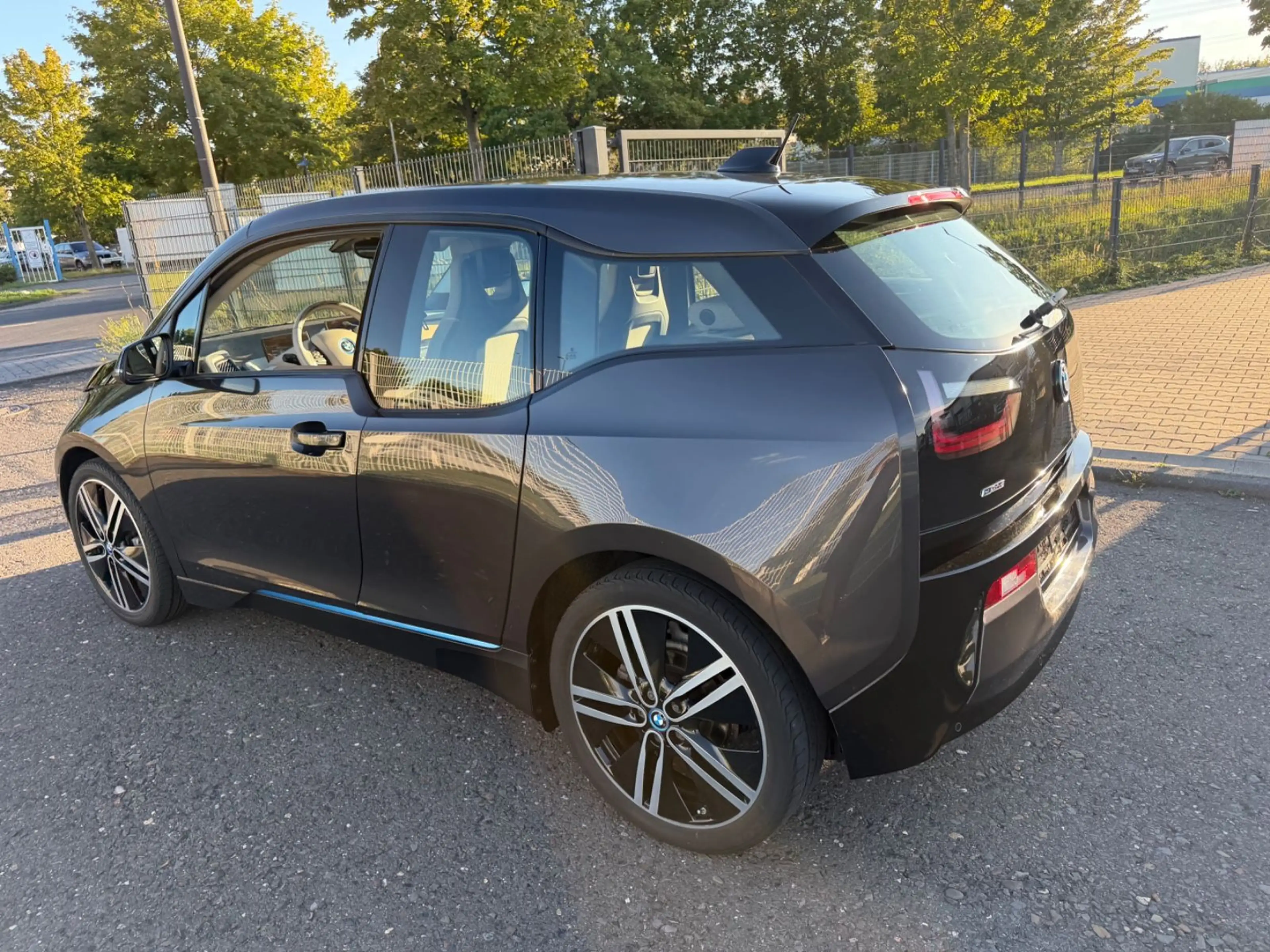 BMW i3 REX — photo 9