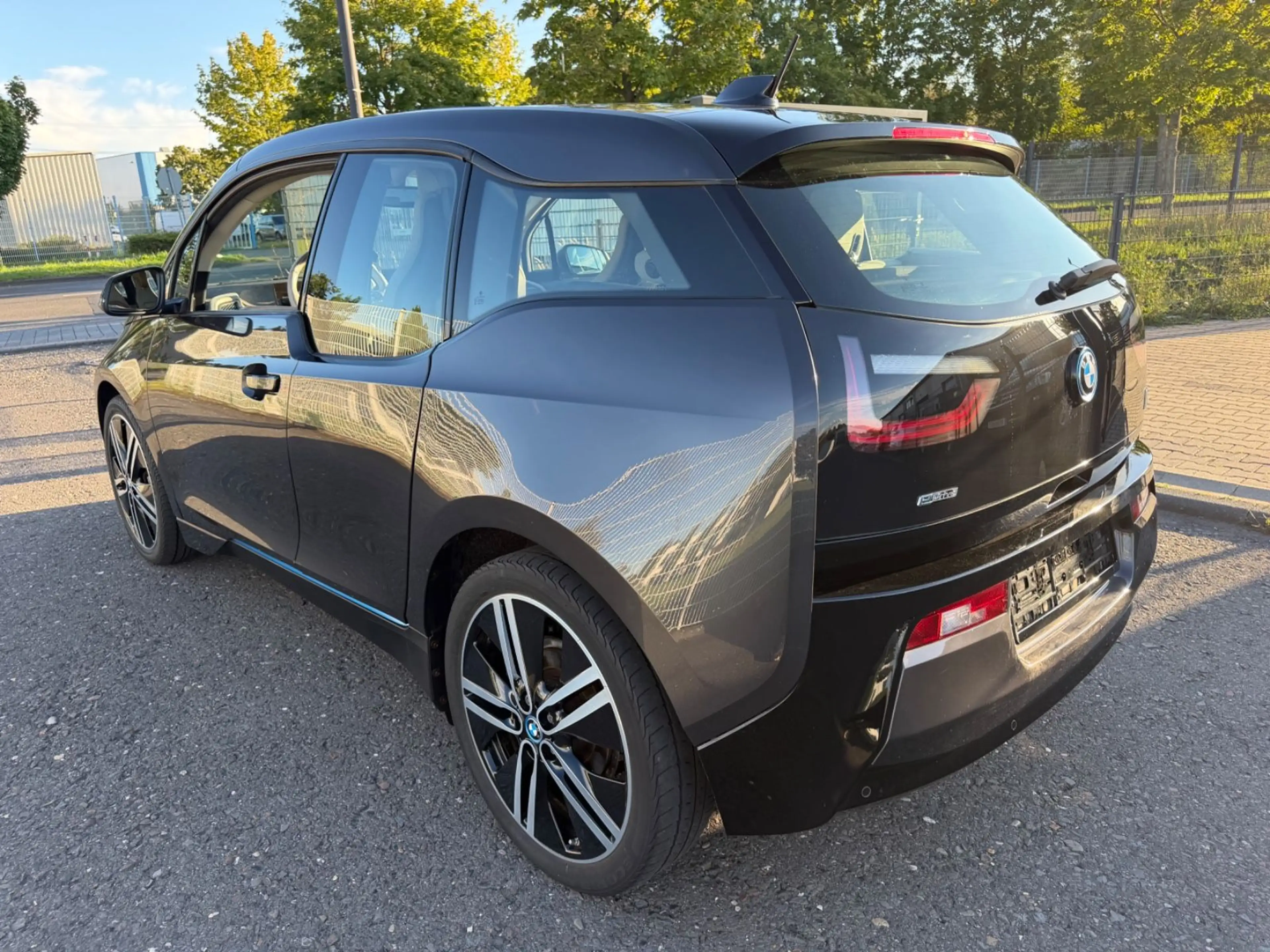 BMW i3 REX — photo 12