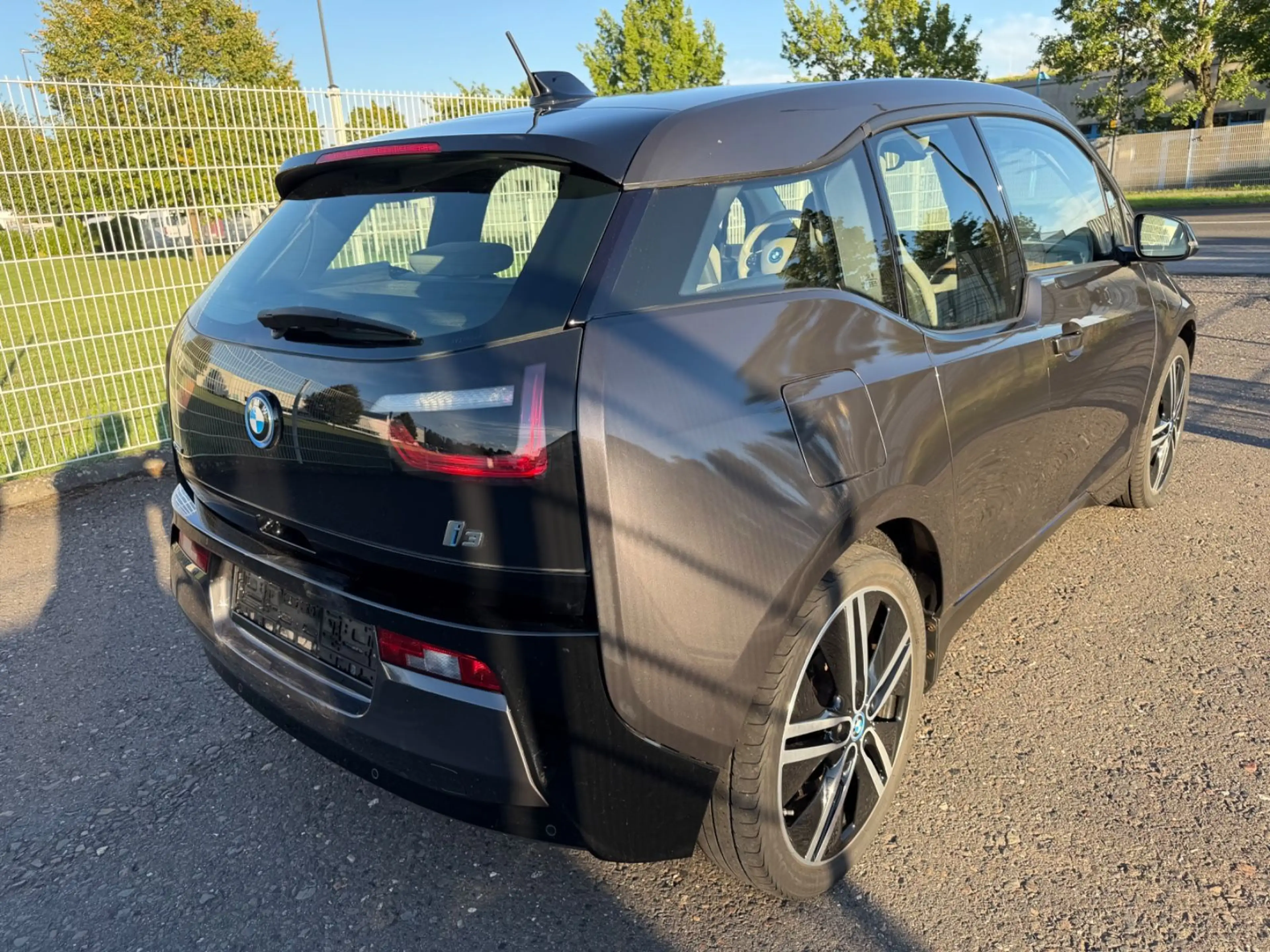 BMW i3 REX — photo 11