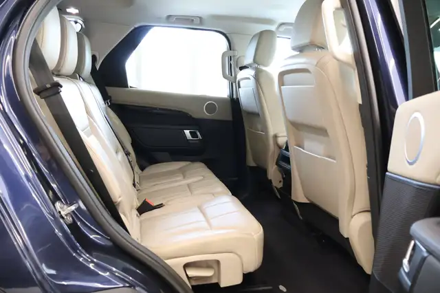 Land Rover Discovery view 13