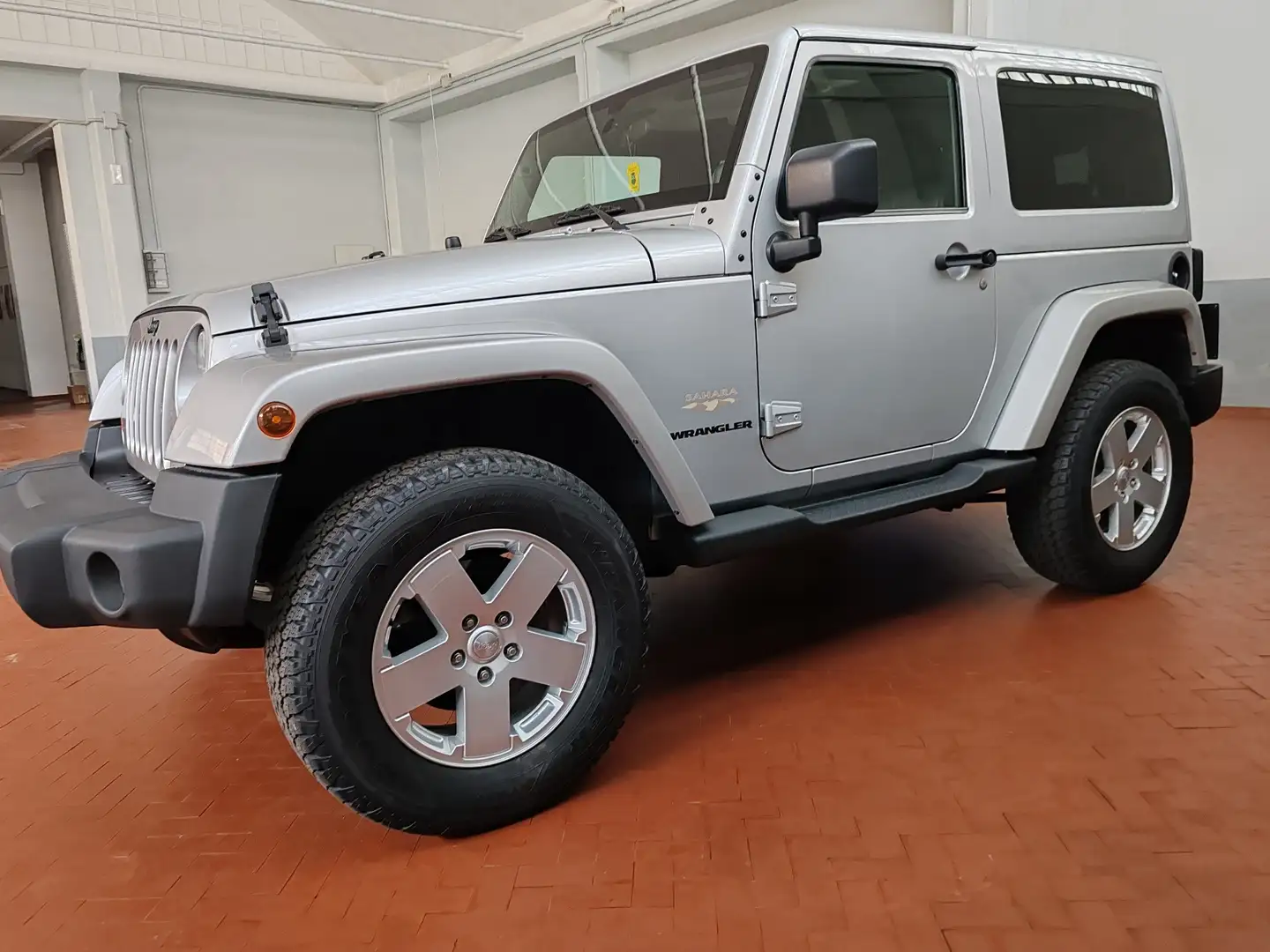 Jeep Wrangler Sahara 2800 CRD Grigio - 2