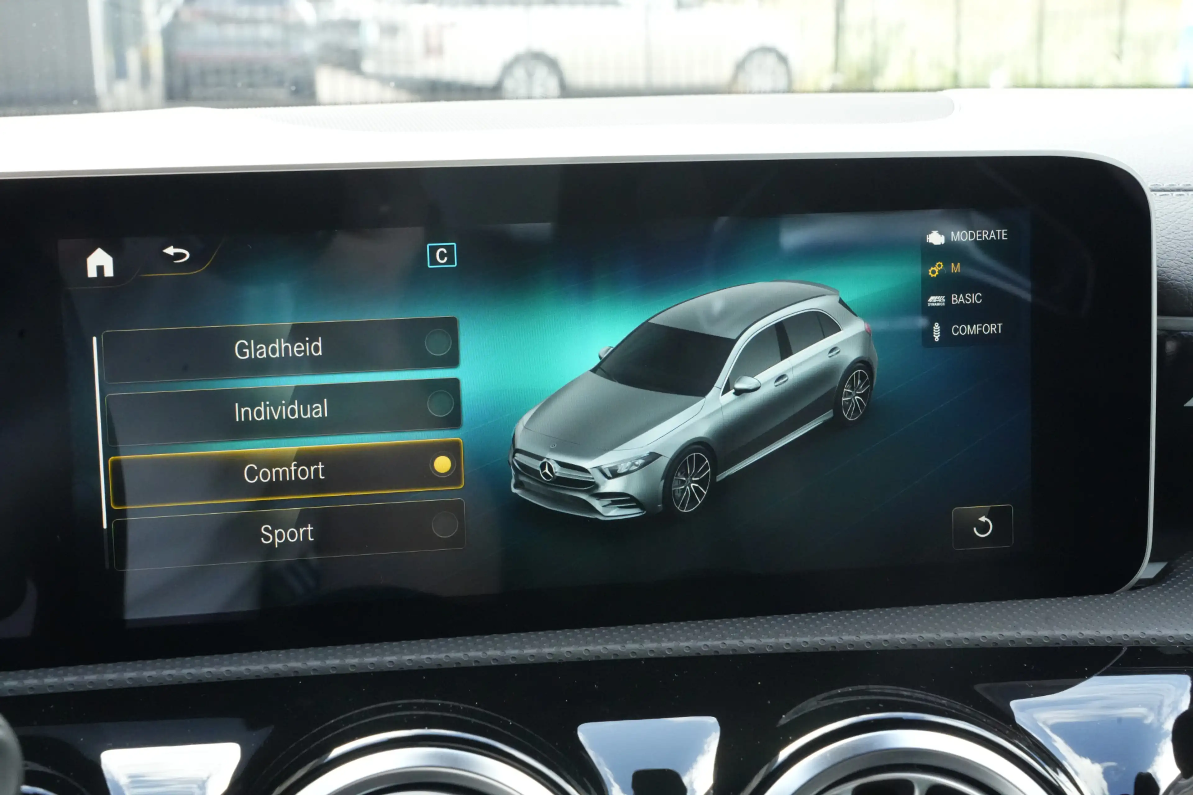 Mercedes-Benz A 35 AMG 4MATIC EDITION 1 306pk Stoelverwarming/Performance — photo 17
