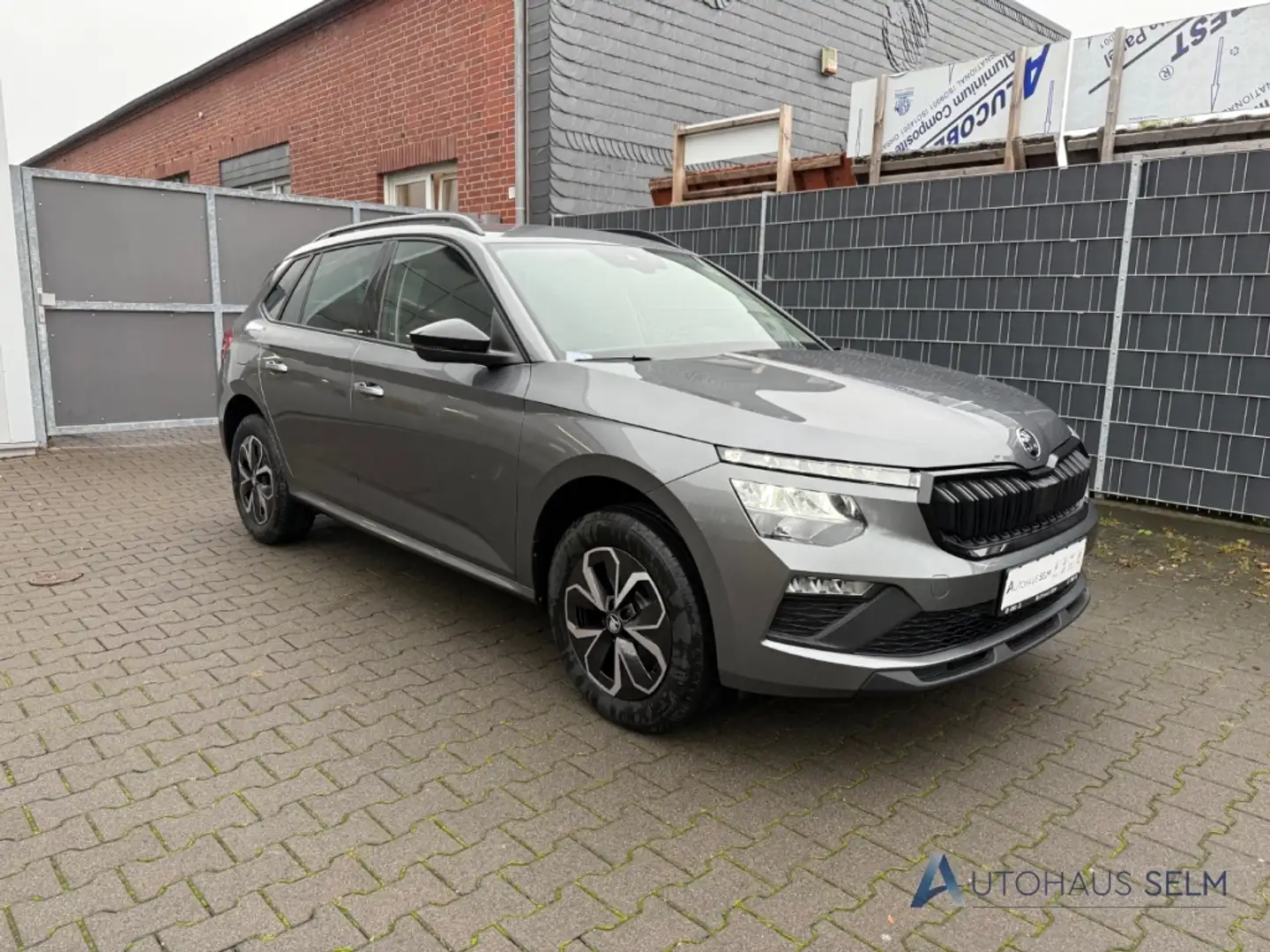 Skoda Kamiq Selection Navi Digi. Cockpit LED Apple CarPlay And Grau - 1