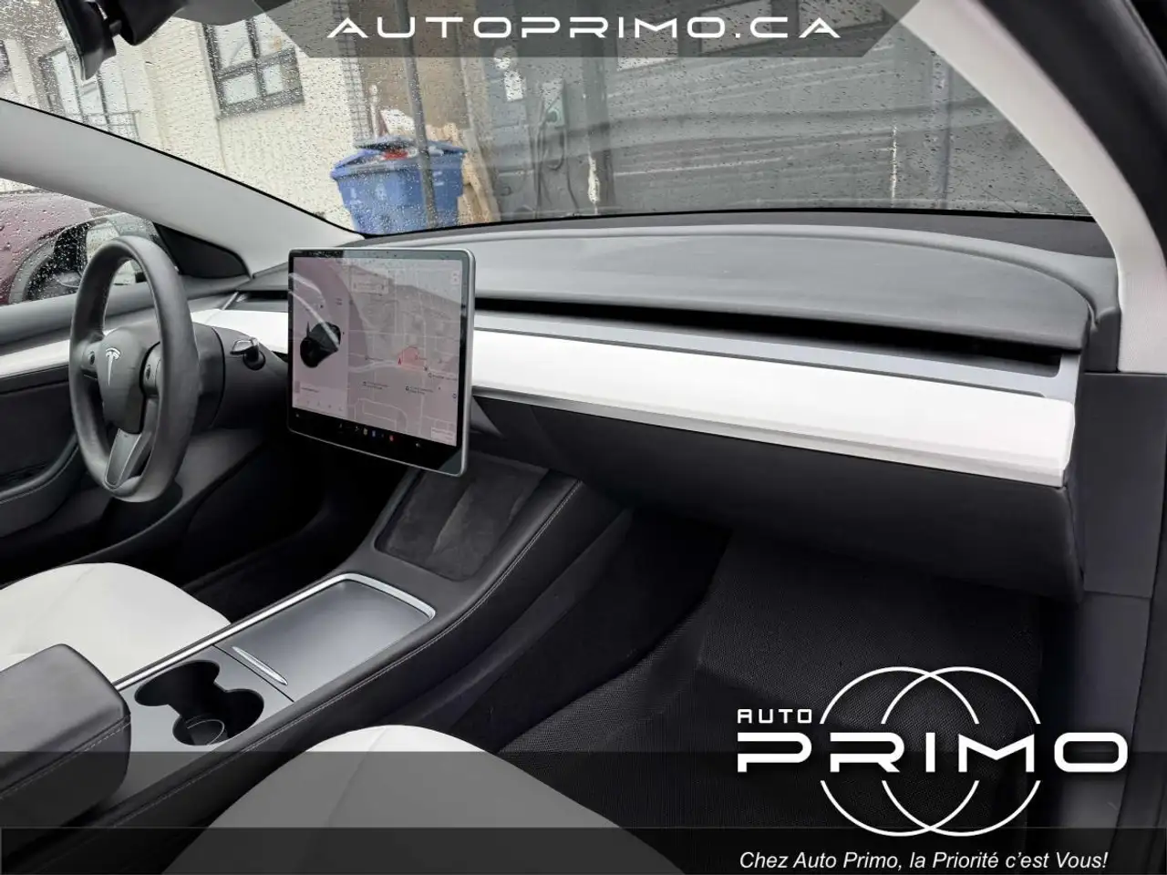 Tesla Model 3 снимка Tesla Model 3