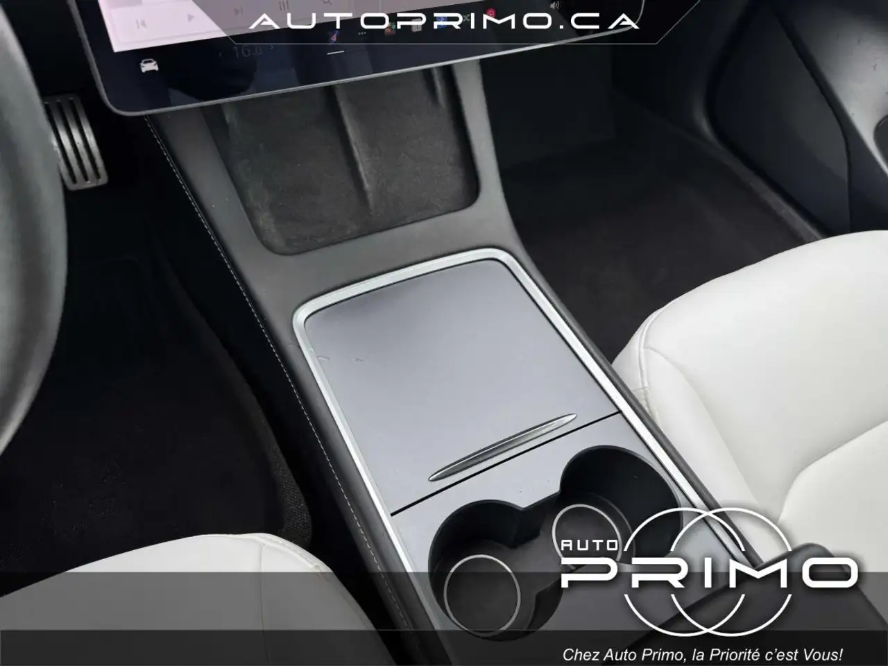 Tesla Model 3 снимка Tesla Model 3