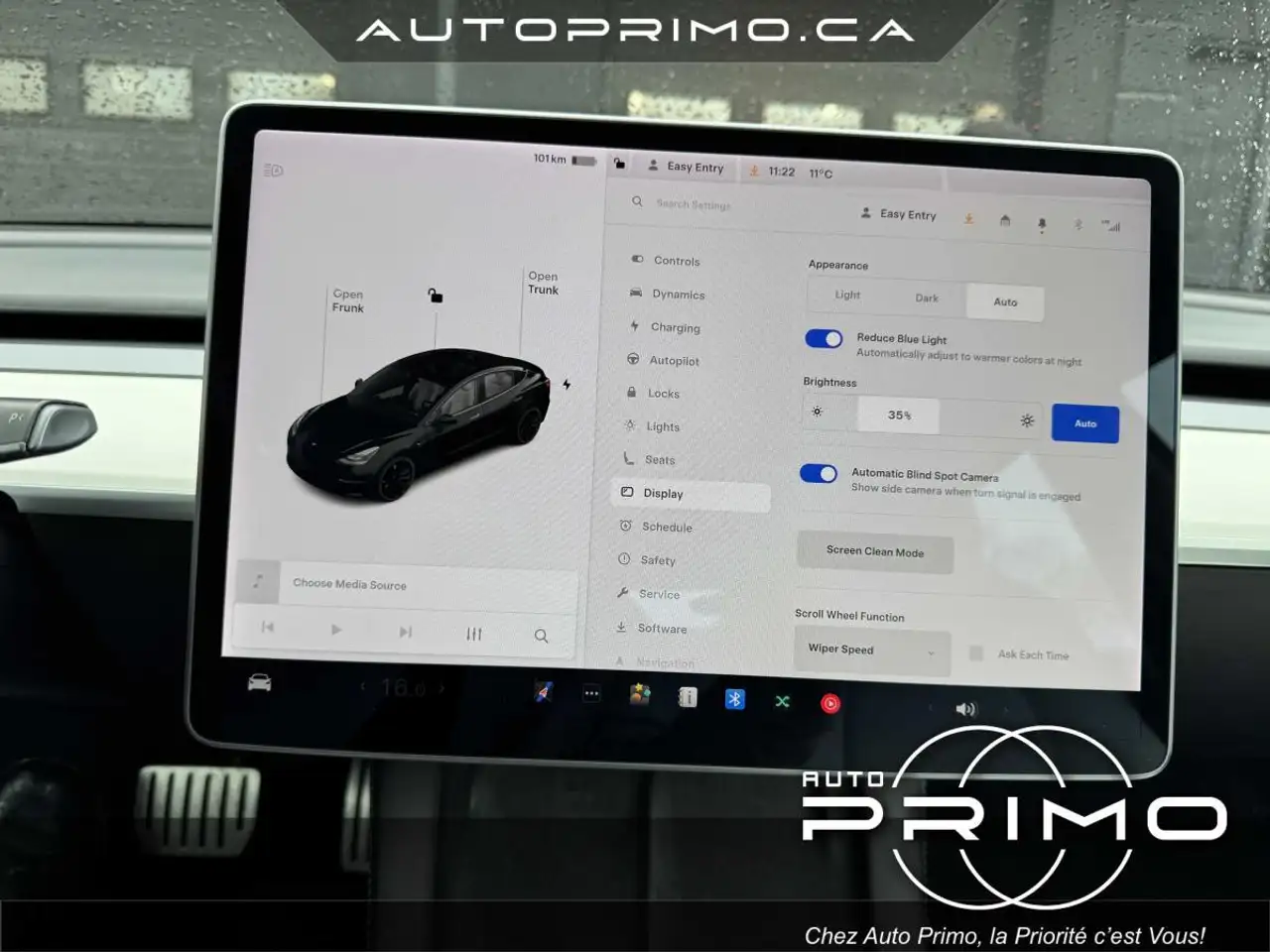Tesla Model 3 снимка Tesla Model 3
