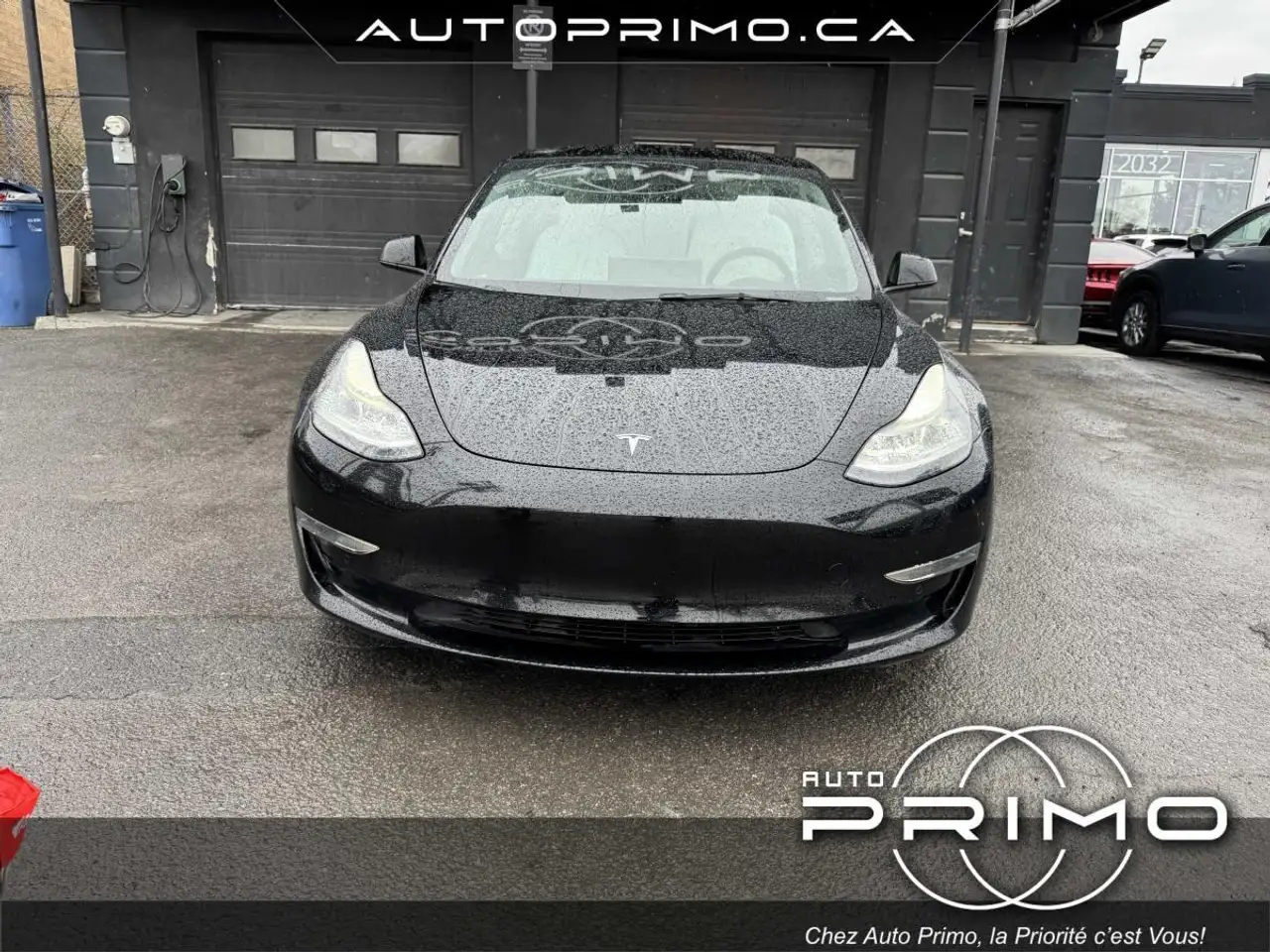Tesla Model 3 снимка Tesla Model 3