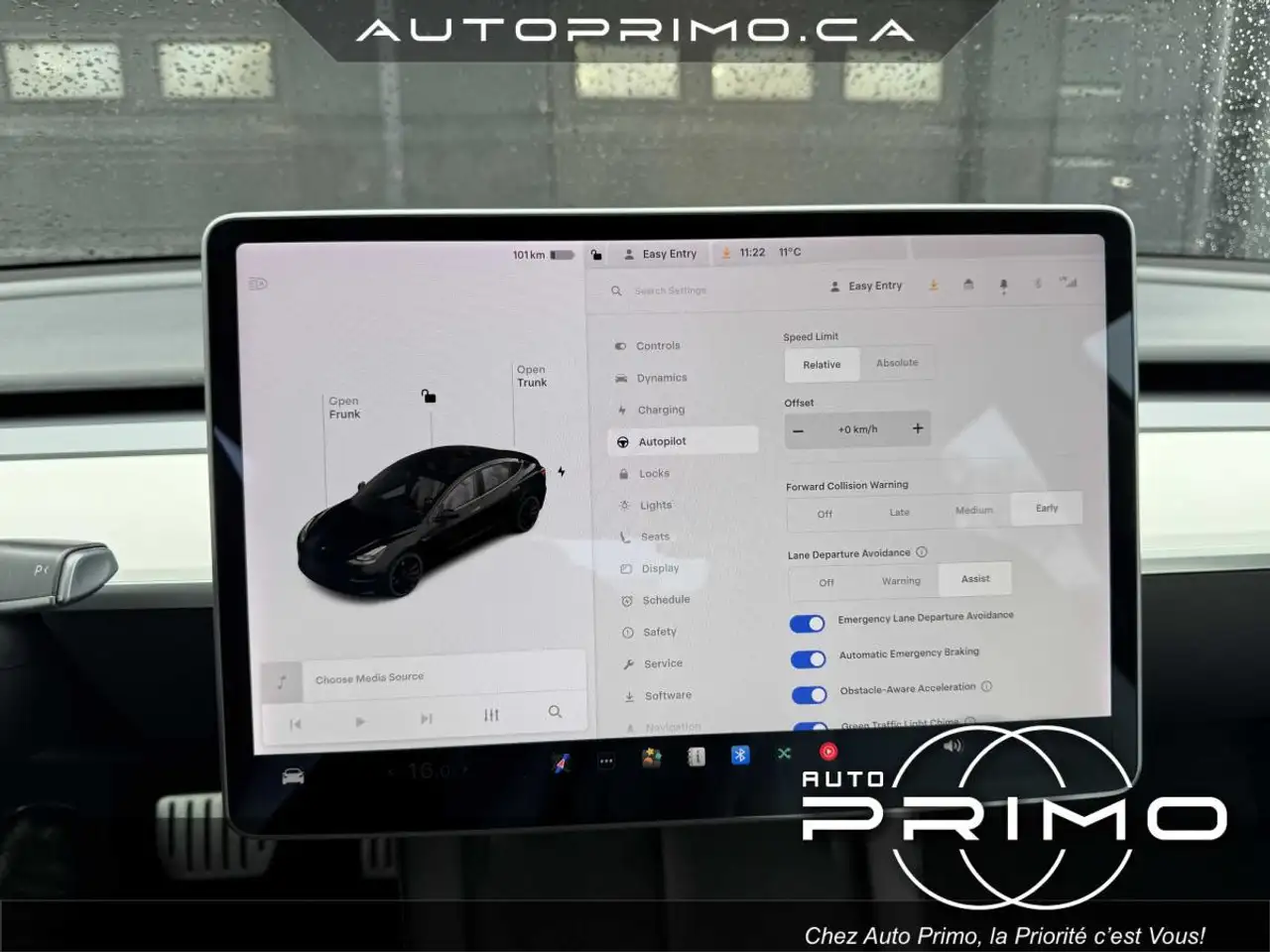 Tesla Model 3 снимка Tesla Model 3