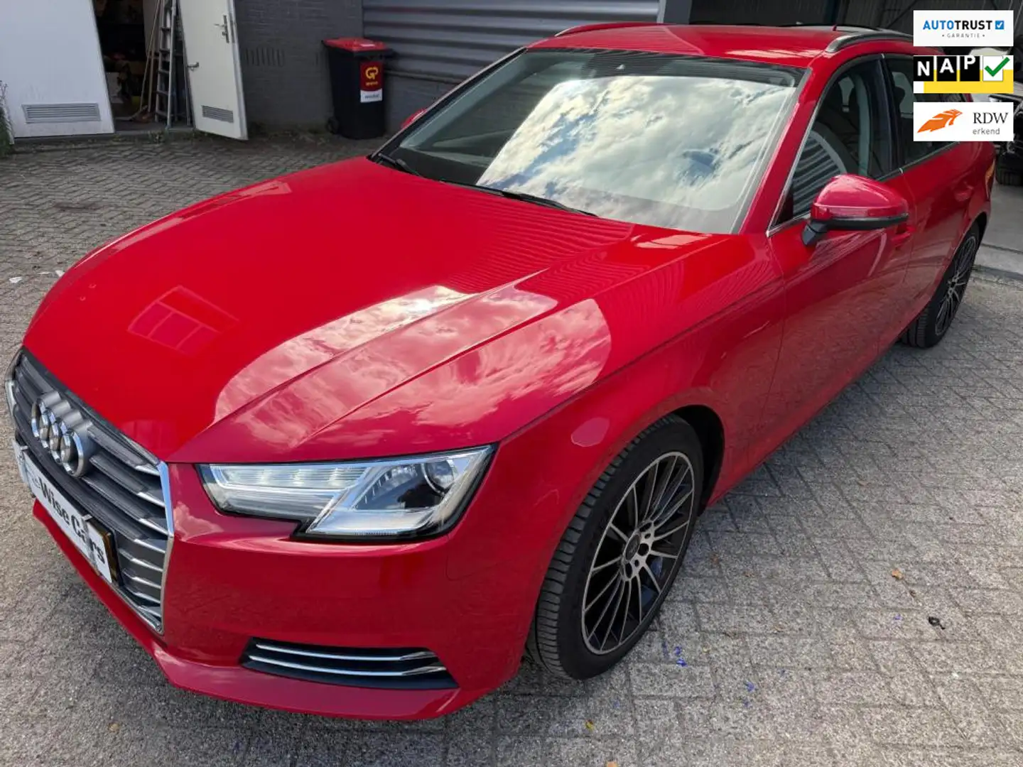 Audi A4 AVANT 2.0 TDI ultra Design Pro Line Rood - 1
