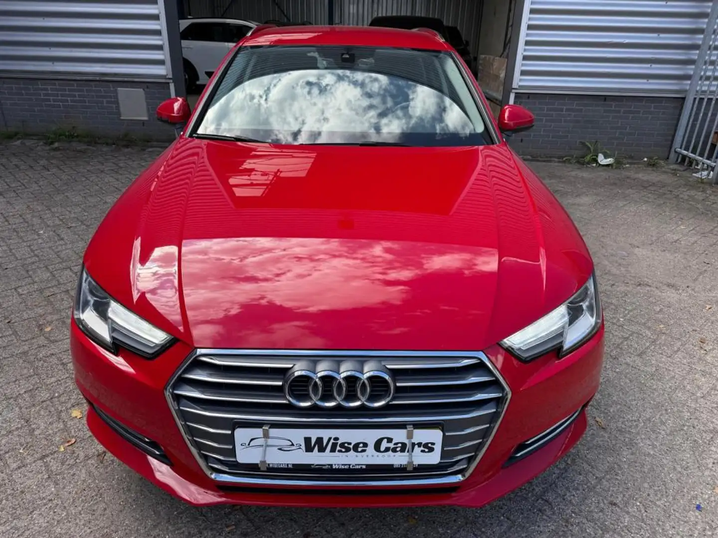 Audi A4 AVANT 2.0 TDI ultra Design Pro Line Rood - 2