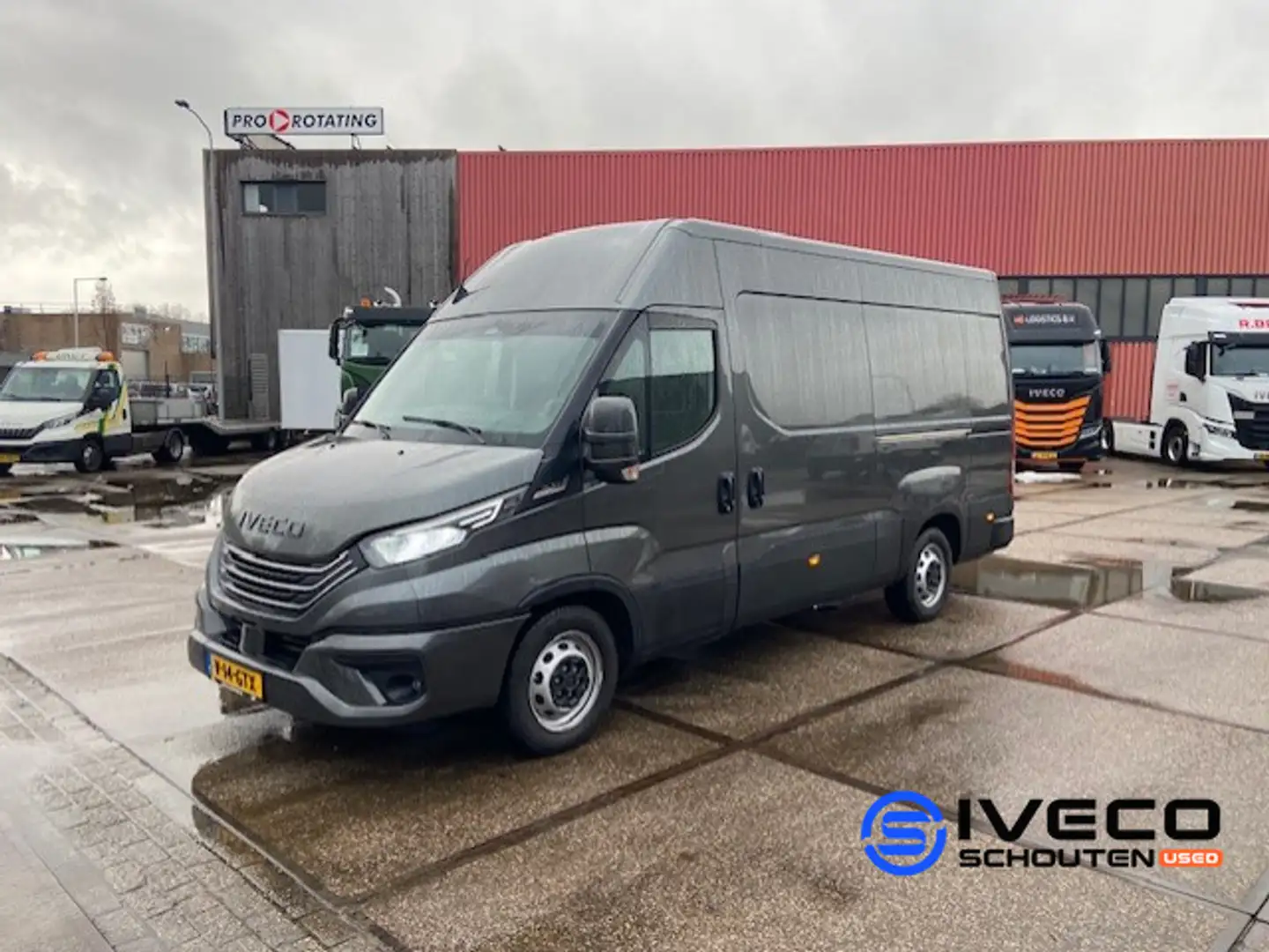 Iveco Daily 35S21V A8 Cruise control - Automaat - 207pk - L3H2 Gris - 1