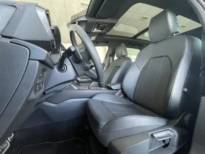 Cupra León Sportstourer 1.5 eTSI DSG 2025, foto 16