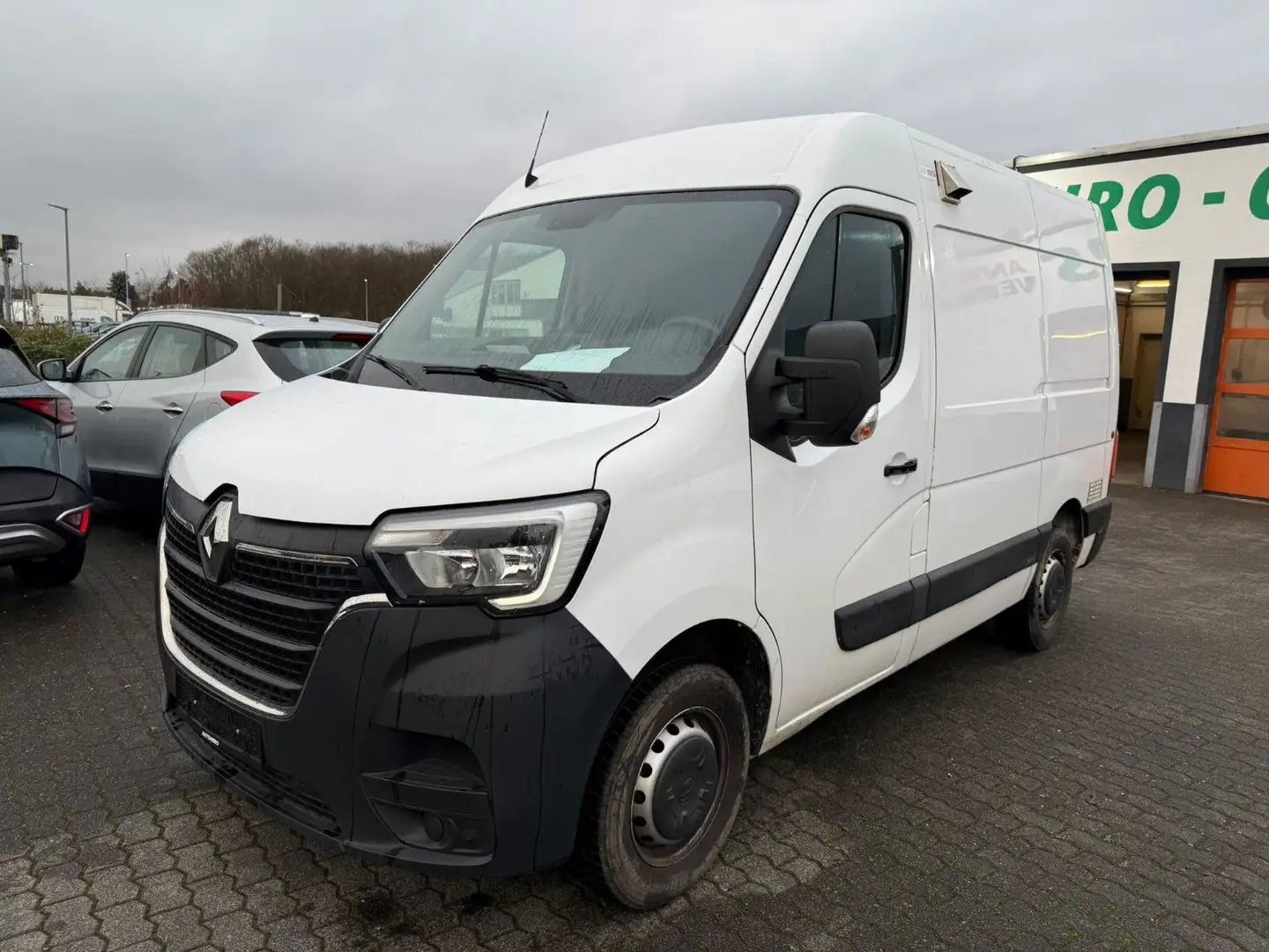 Renault Master III KastenL1H2 HKa 3,5t/1.HAND/SCHECKHEFT White - 1