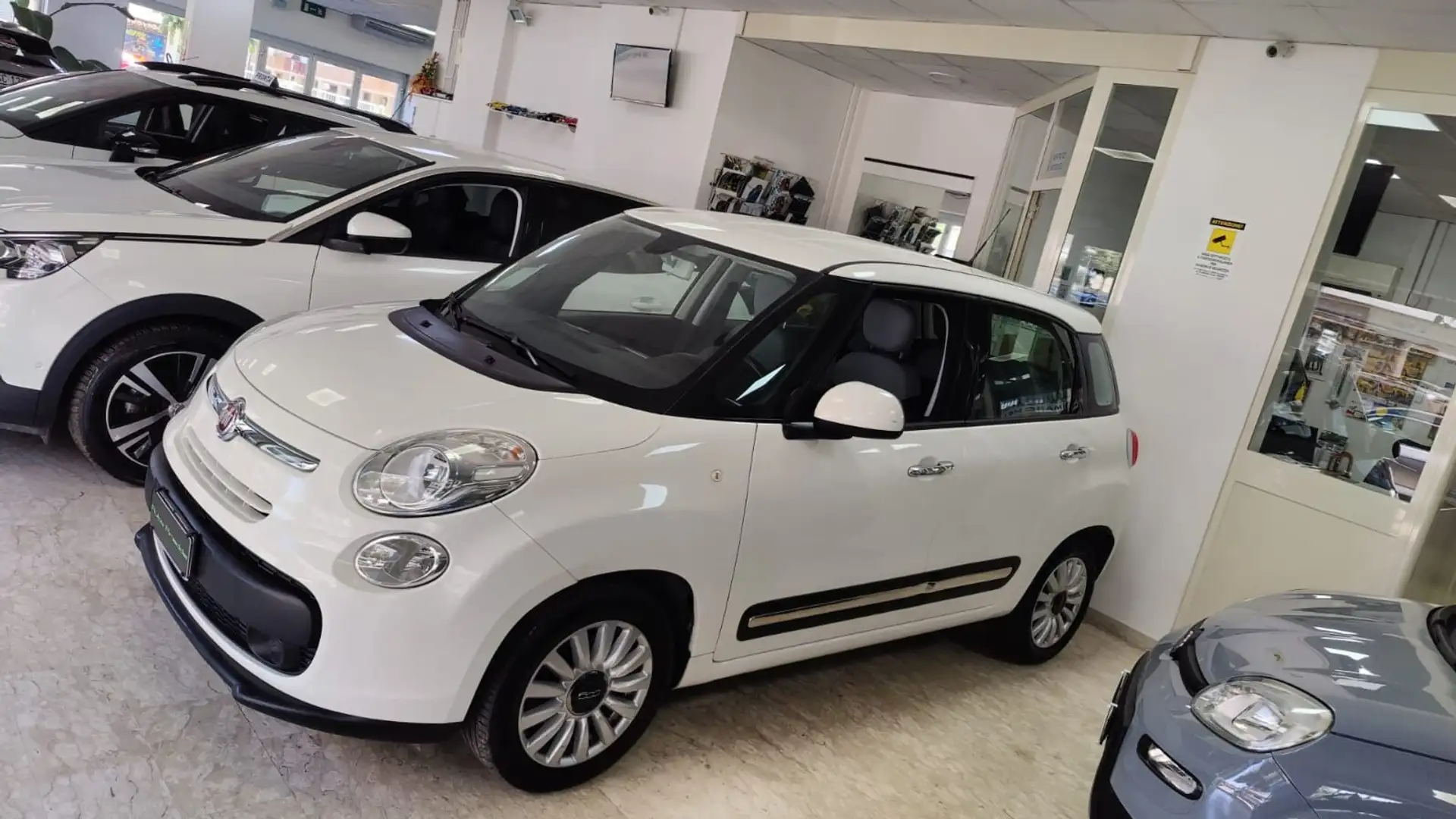 Fiat 500L 1.3 Multijet 85 CV Weiß - 1