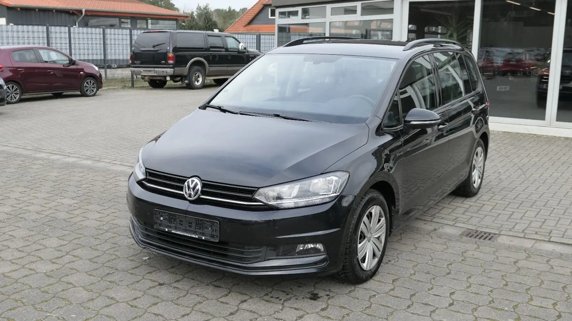 Volkswagen Touran Trendline BMT/Start-Stopp/1-Hand/Euro6 Černá - 1