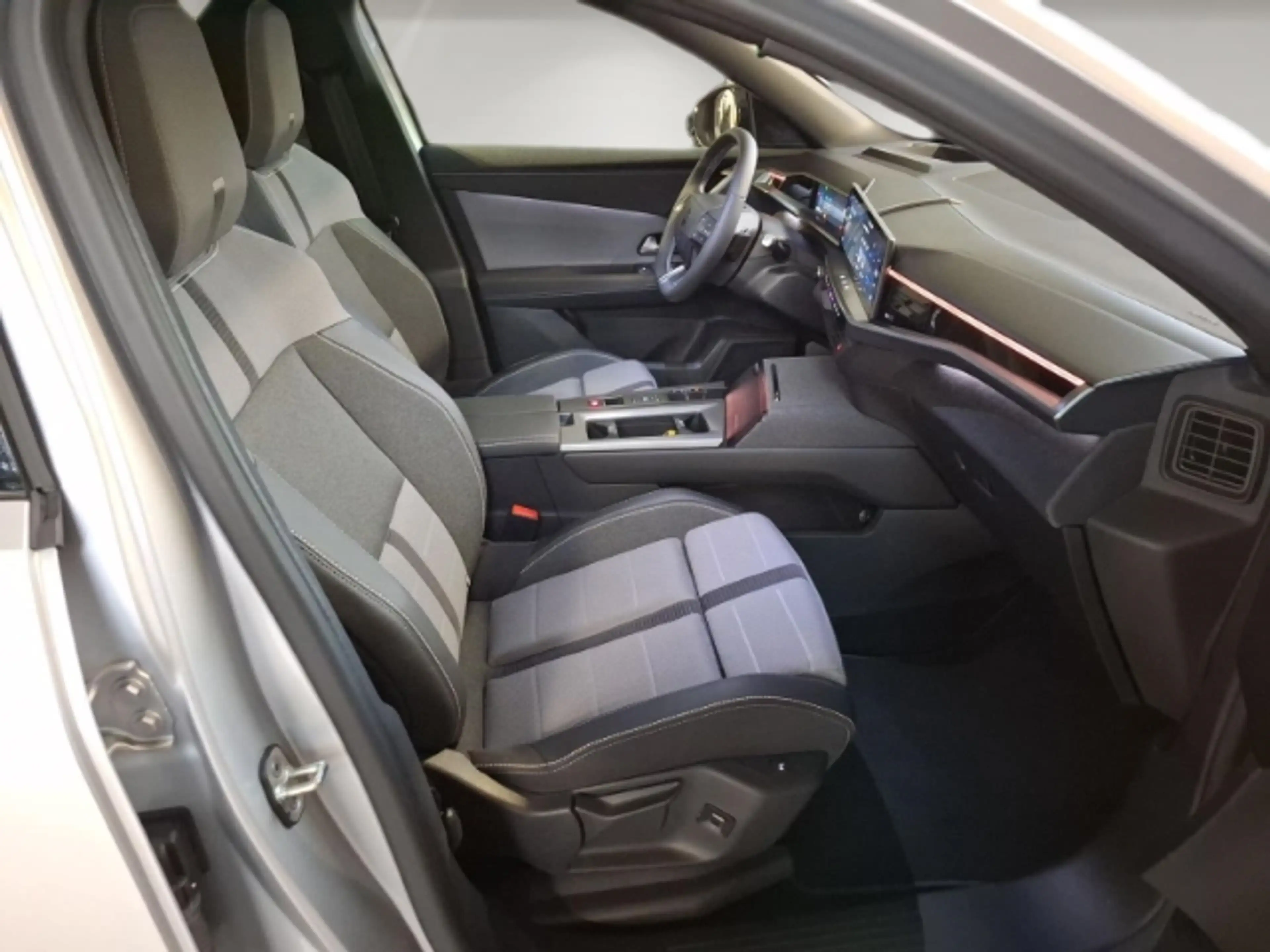Opel Grandland GS 1,2 Hybrid Automatik/Navi/HUD/Lenkrad/Sitzheizu — photo 14