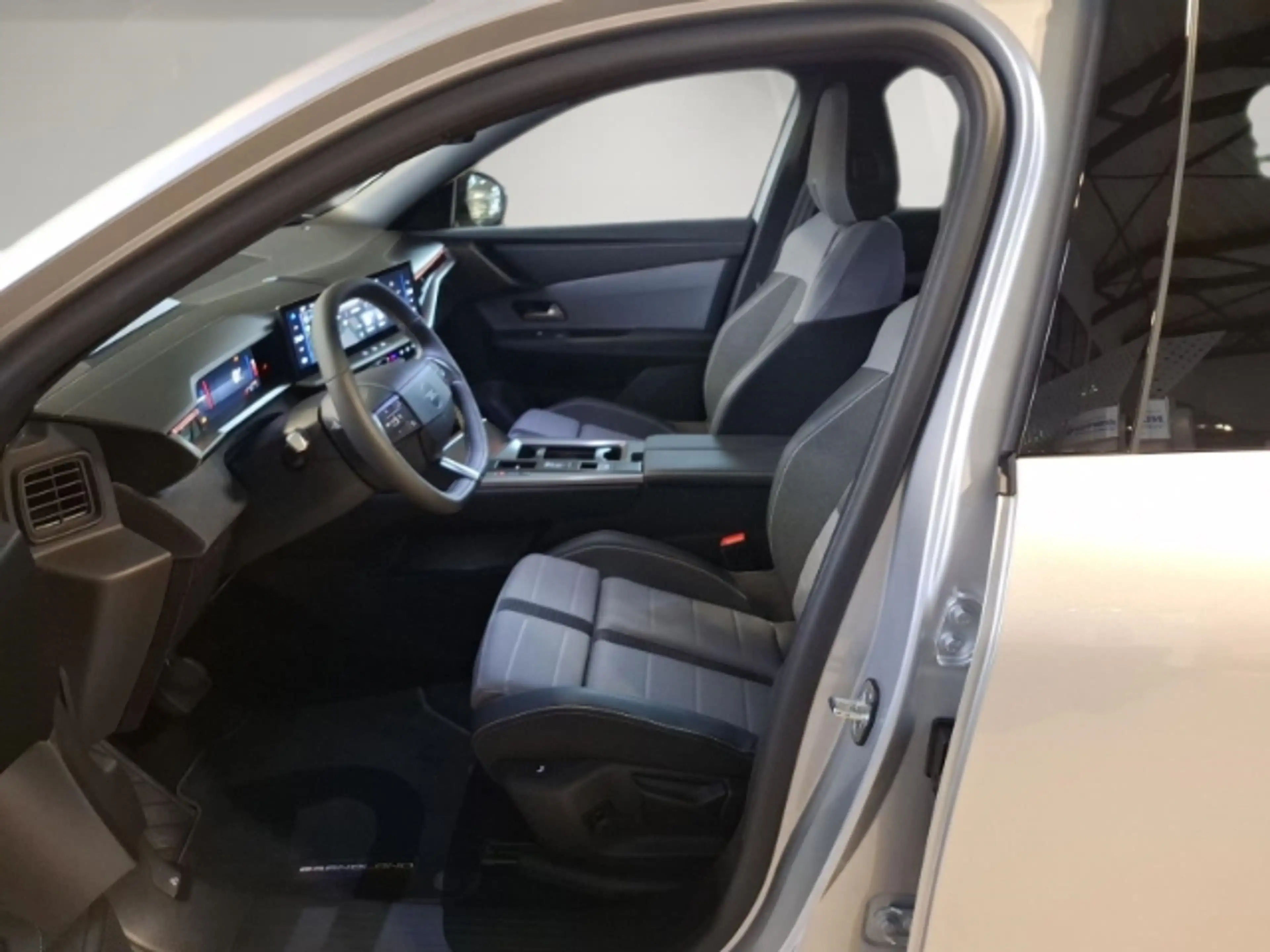 Opel Grandland GS 1,2 Hybrid Automatik/Navi/HUD/Lenkrad/Sitzheizu — photo 7