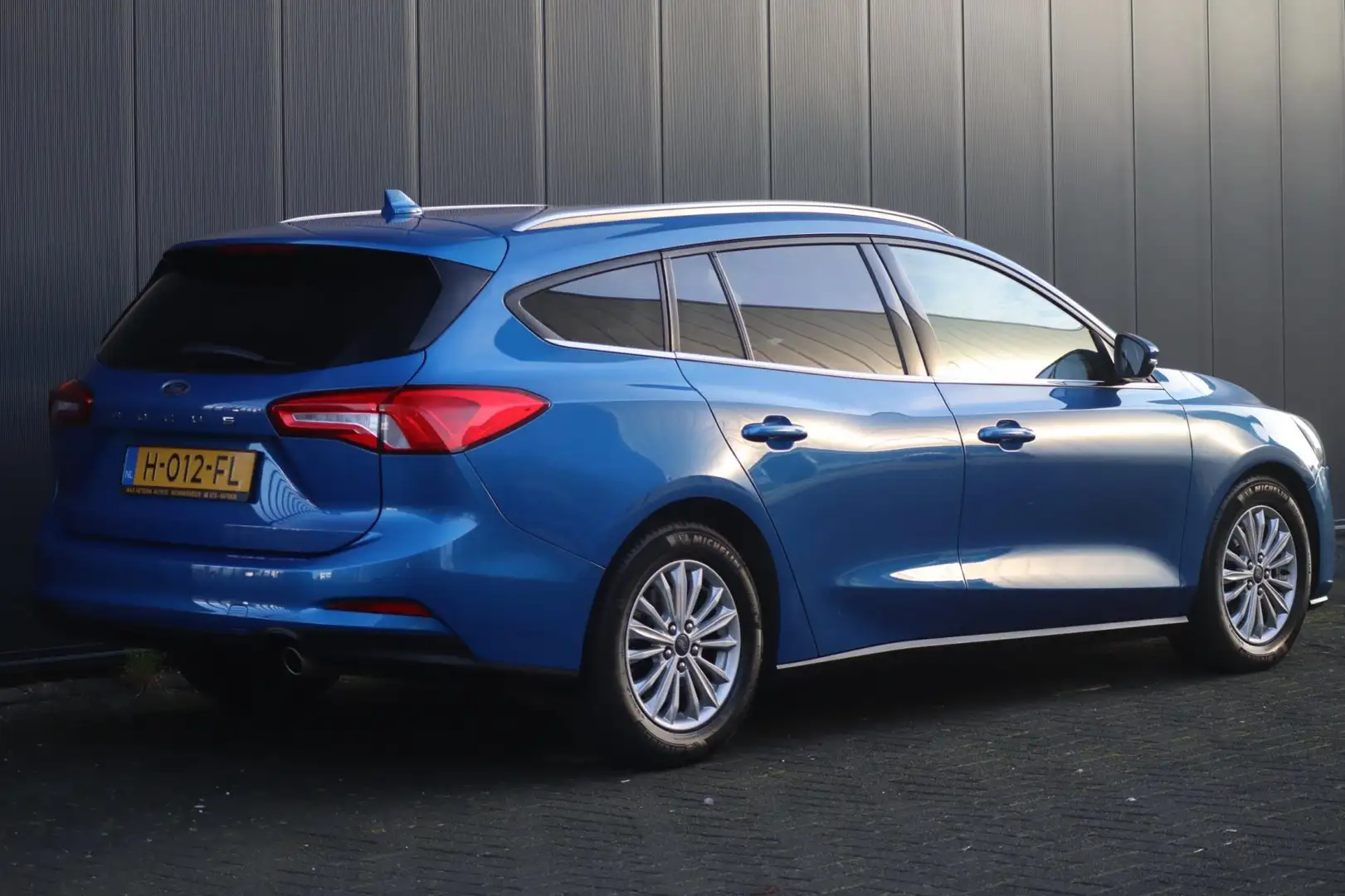 Ford Focus Wagon 1.0 EcoBoost Titanium Business | PDC | Org. Blau - 2