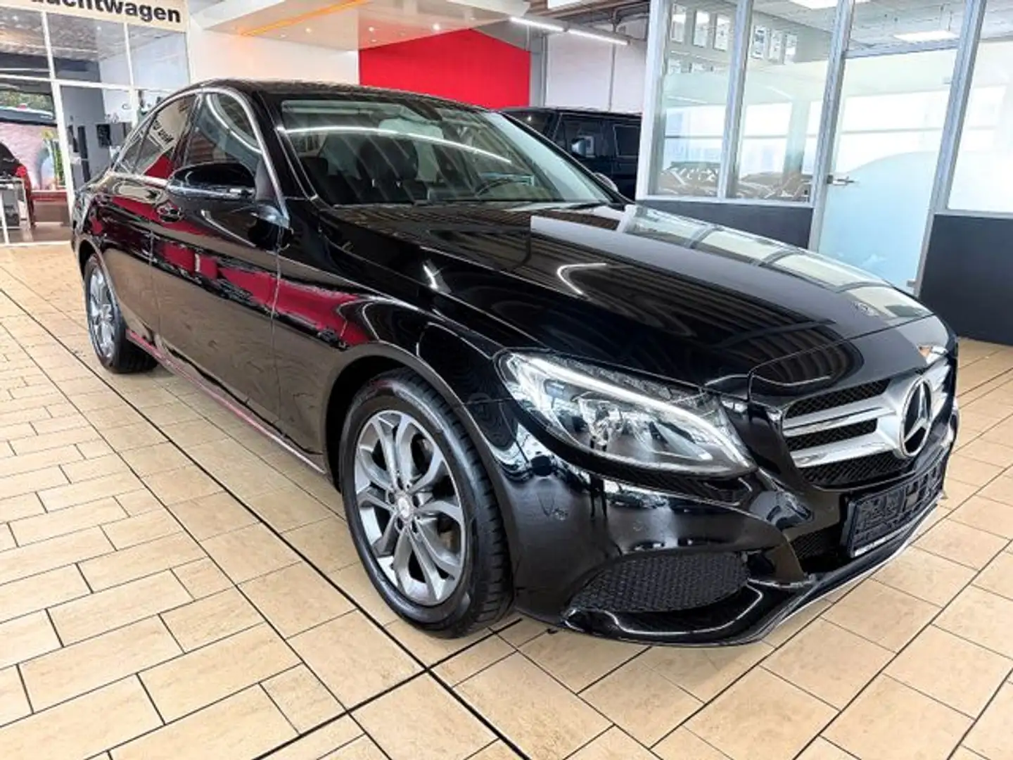 Mercedes-Benz C 200 C 200d AVANTGARDE *NAVI+LED+LEDER* 83TKM Zwart - 1
