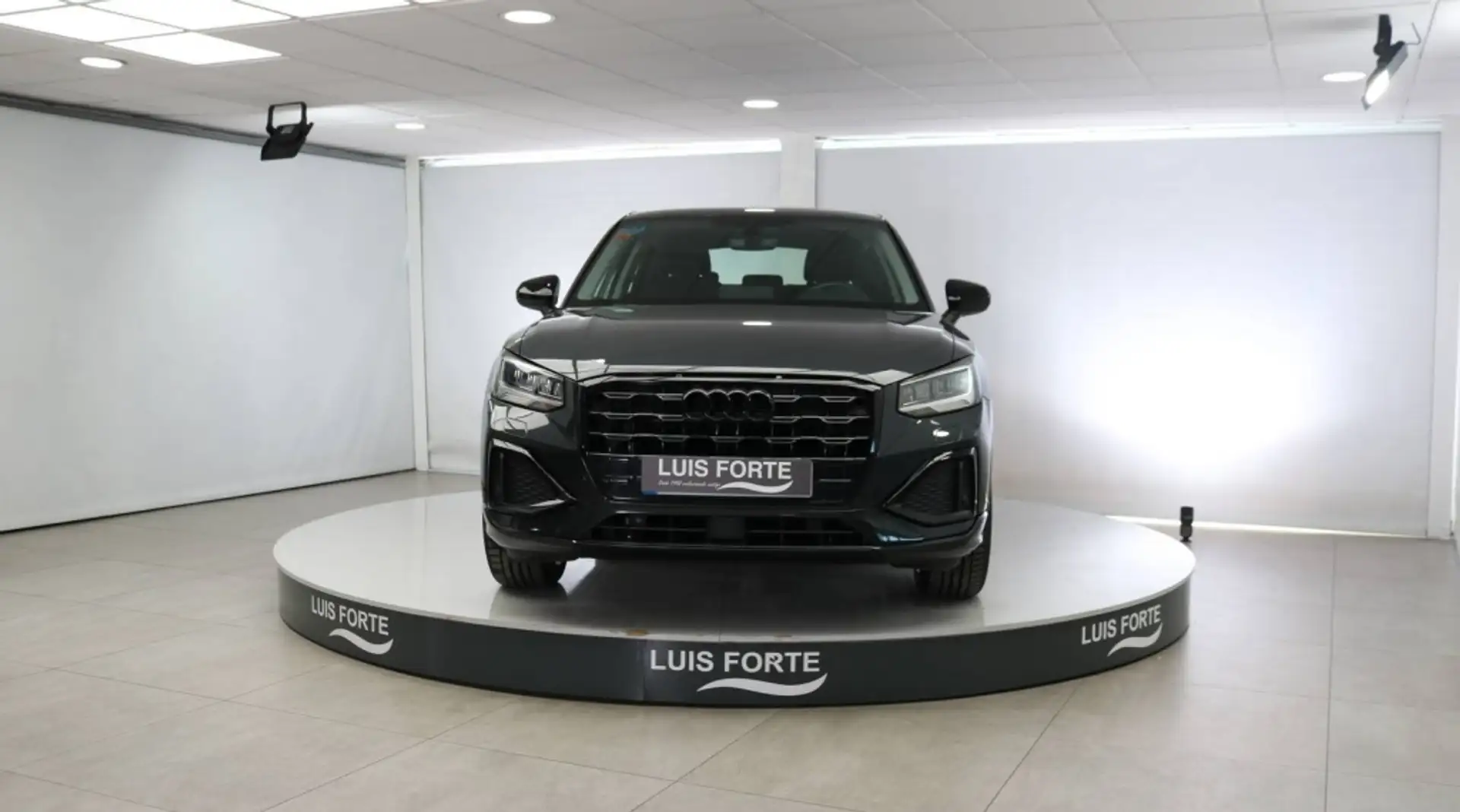 Audi Q2 35 TFSI Advanced S tronic 110kW Gris - 2
