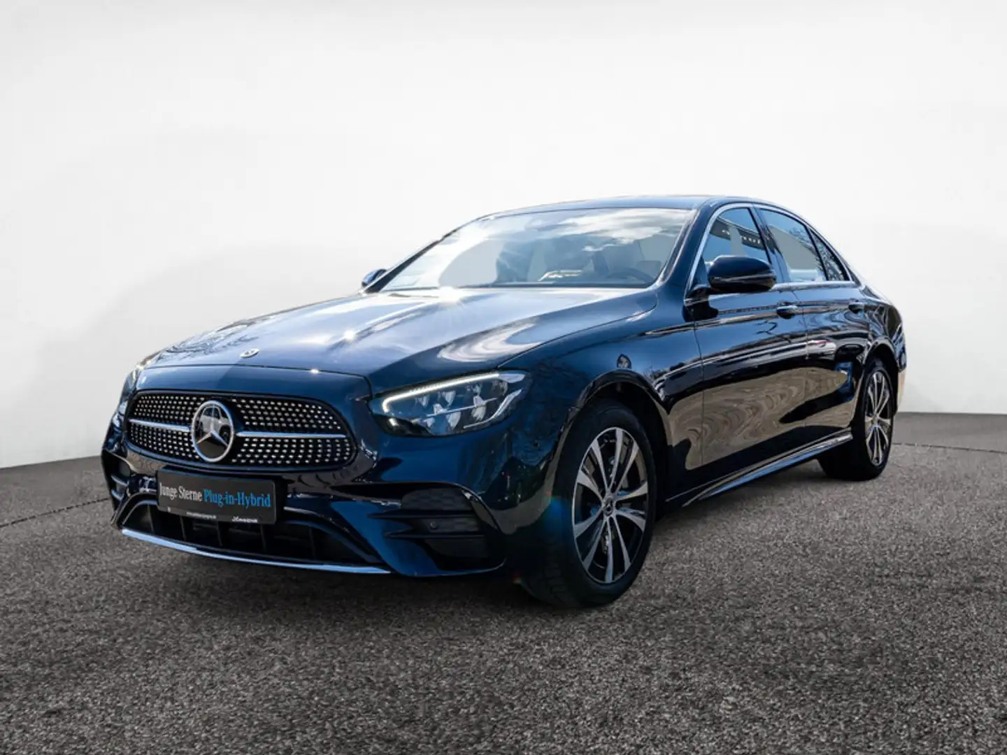 Mercedes-Benz E 300 e AMG-Sport/LED/Cam/Distr/Leder/Ambi/DAB Blauw - 1