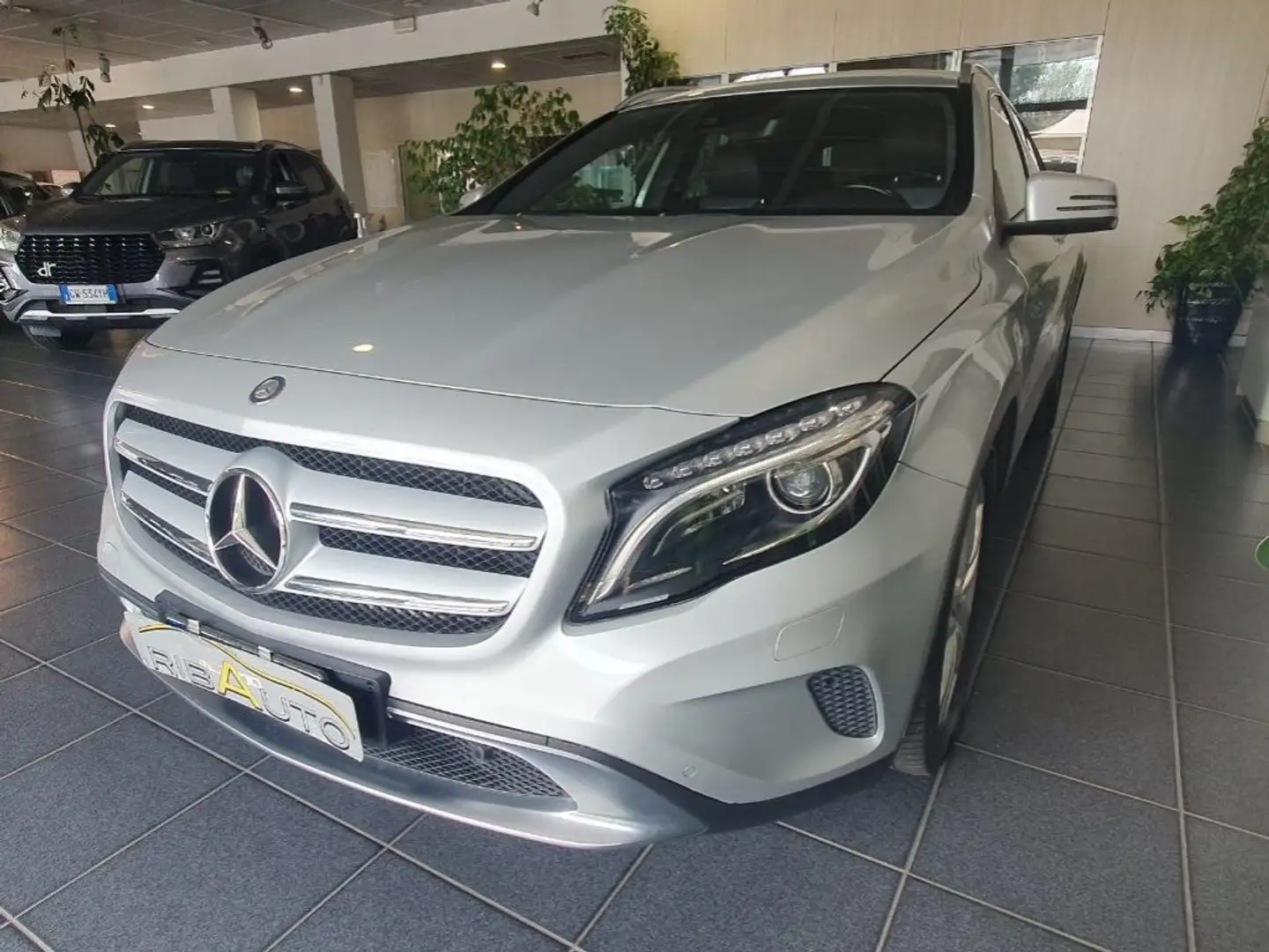 Mercedes-Benz GLA 220 d Automatic Premium Argento - 2