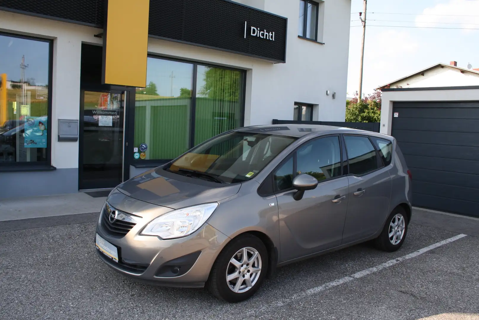 Opel Meriva 1,4 Twinport Edition Brown - 1