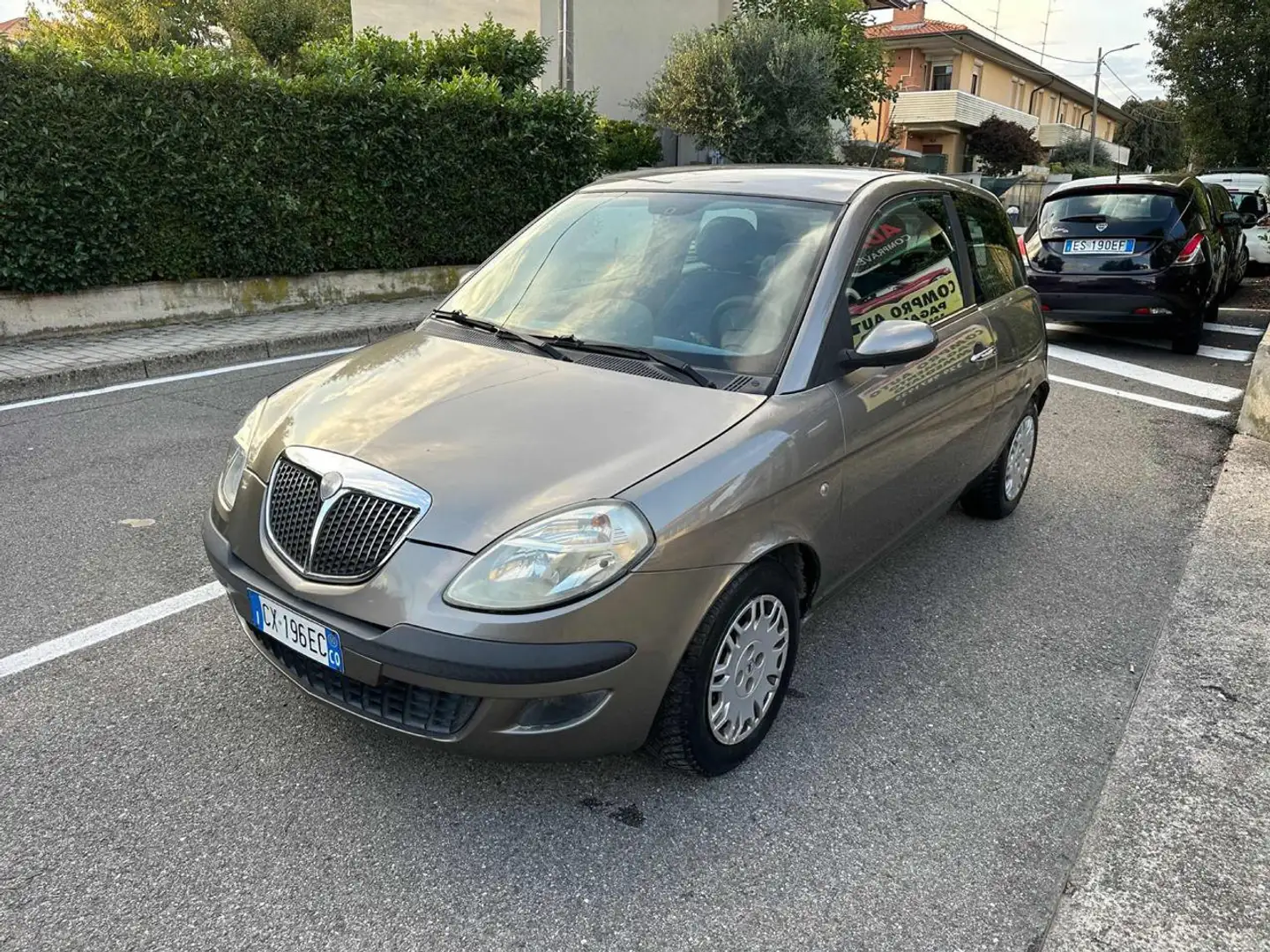 Lancia Ypsilon 1.2 16V Platino Grau - 2
