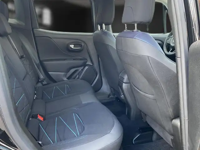 Jeep Renegade view 15